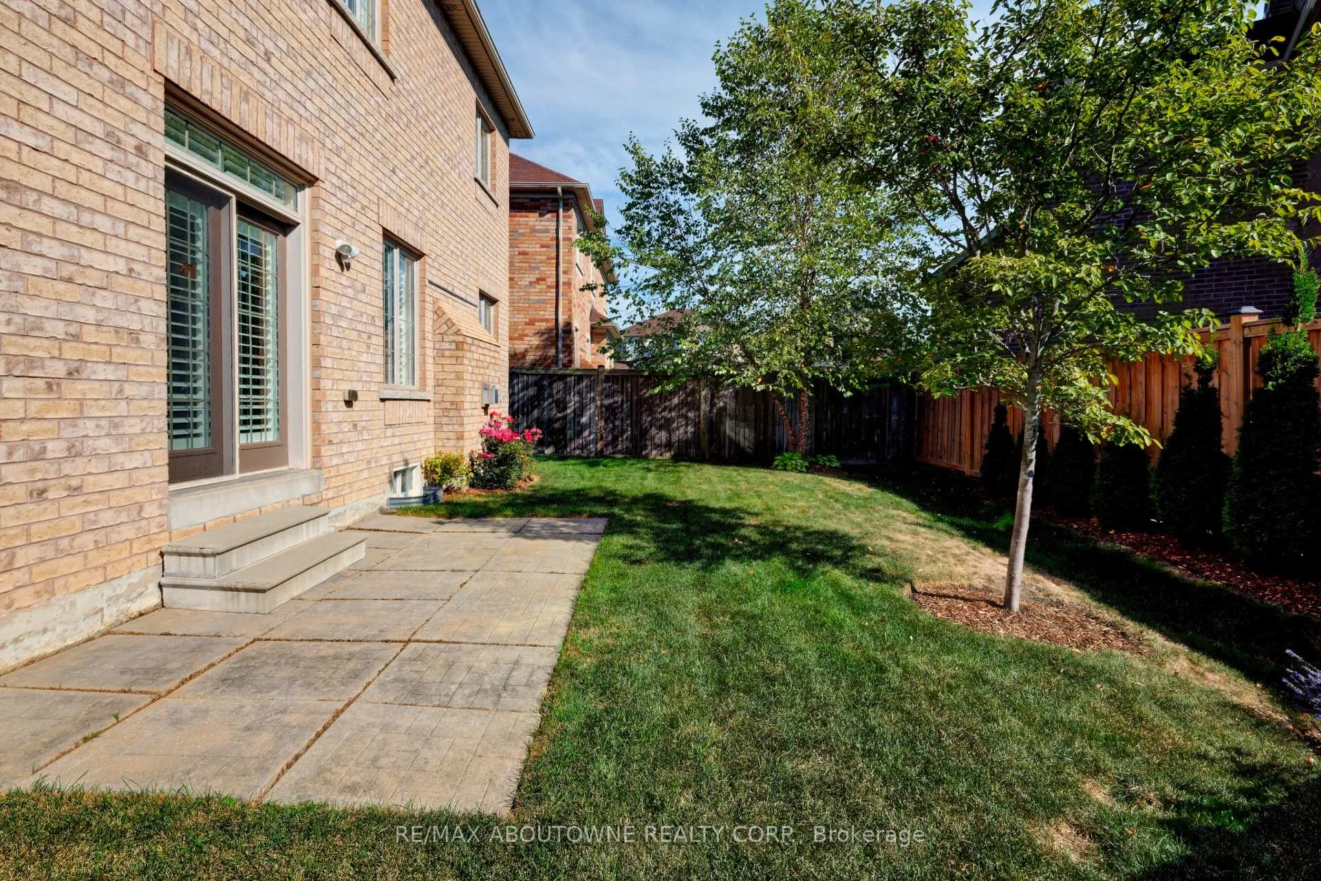 Photo 44 of 174 Mcknight Avenue, Hamilton, Waterdown — HOMEH