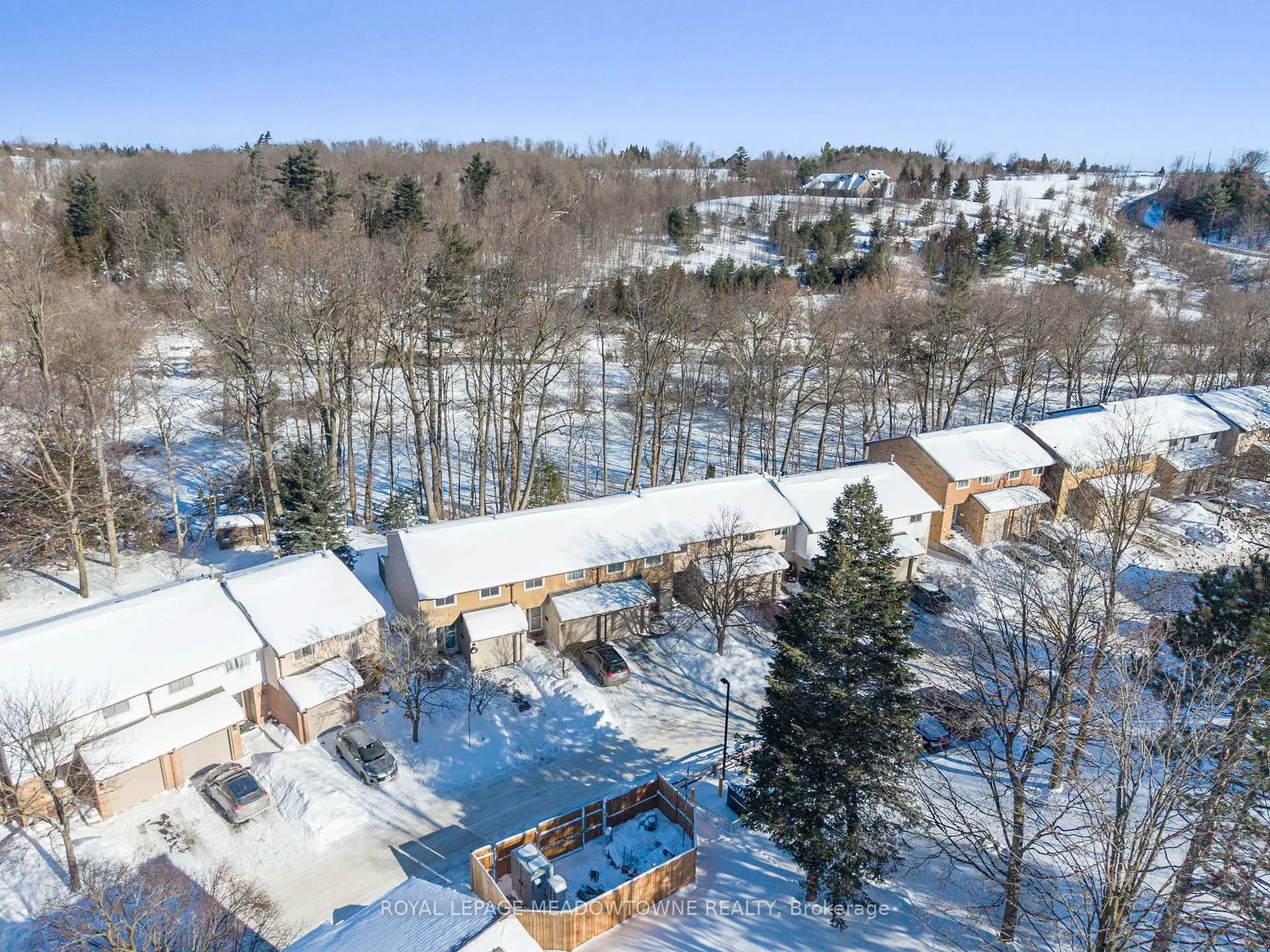 Photo 2 of 51 Lynden Circle, Halton Hills, Georgetown — HOMEH