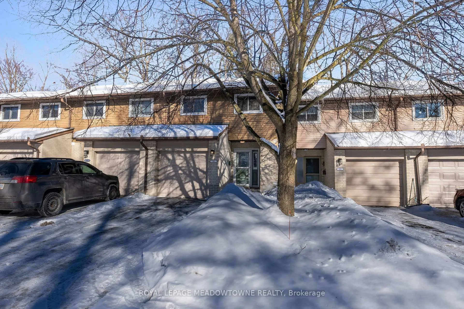 Photo 4 of 51 Lynden Circle, Halton Hills, Georgetown — HOMEH