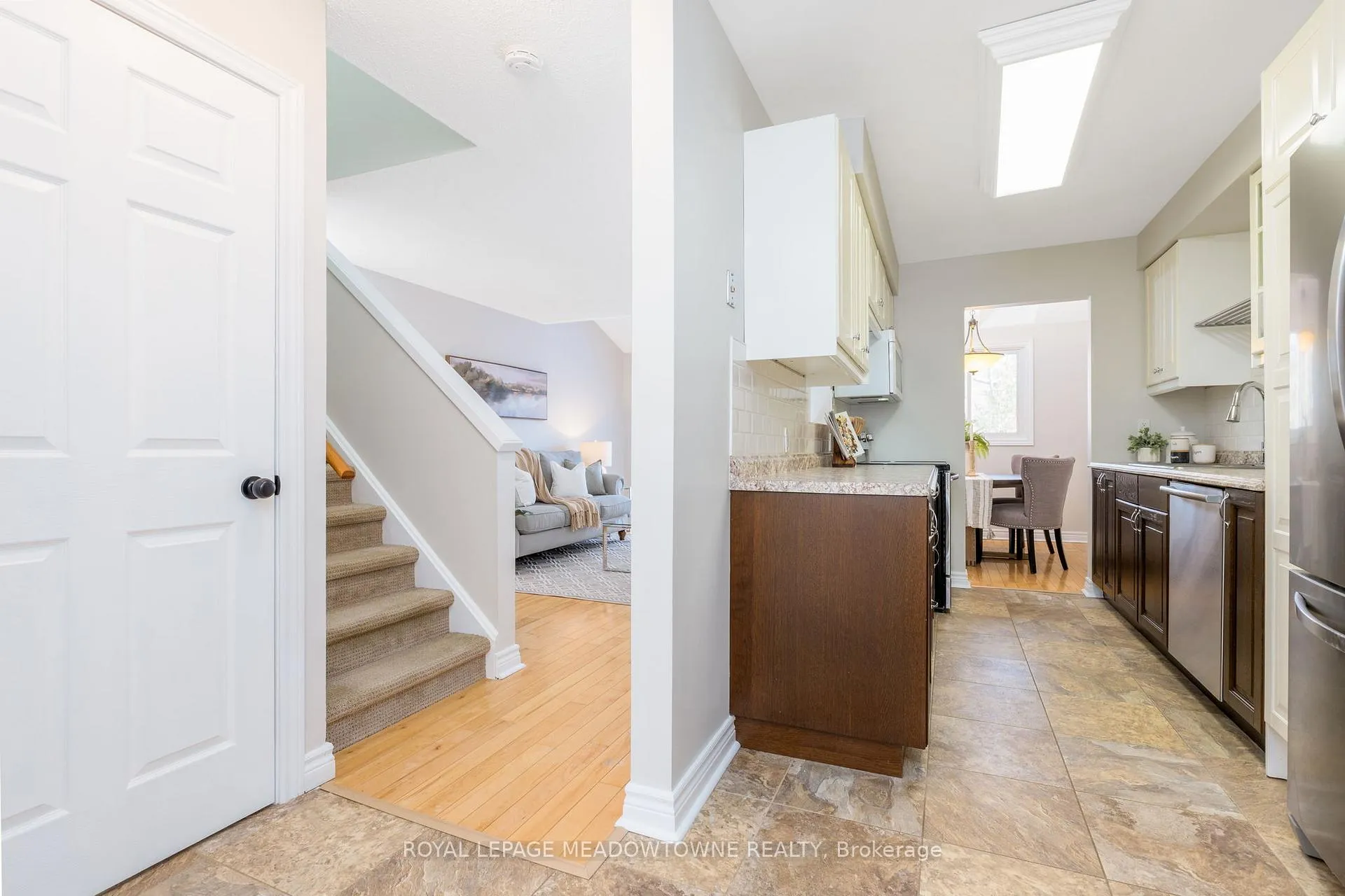 Photo 9 of 51 Lynden Circle, Halton Hills, Georgetown — HOMEH