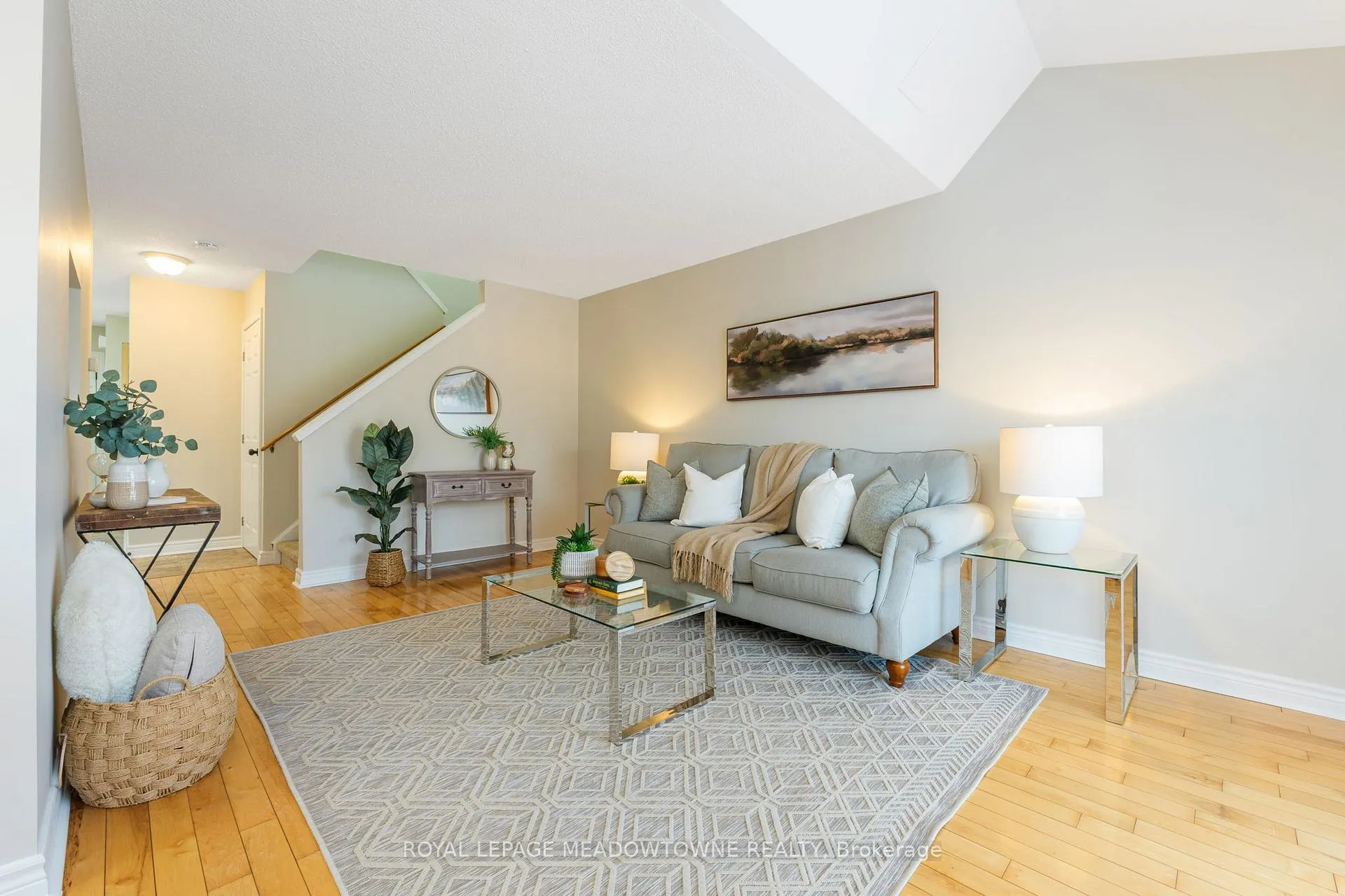 Photo 16 of 51 Lynden Circle, Halton Hills, Georgetown — HOMEH