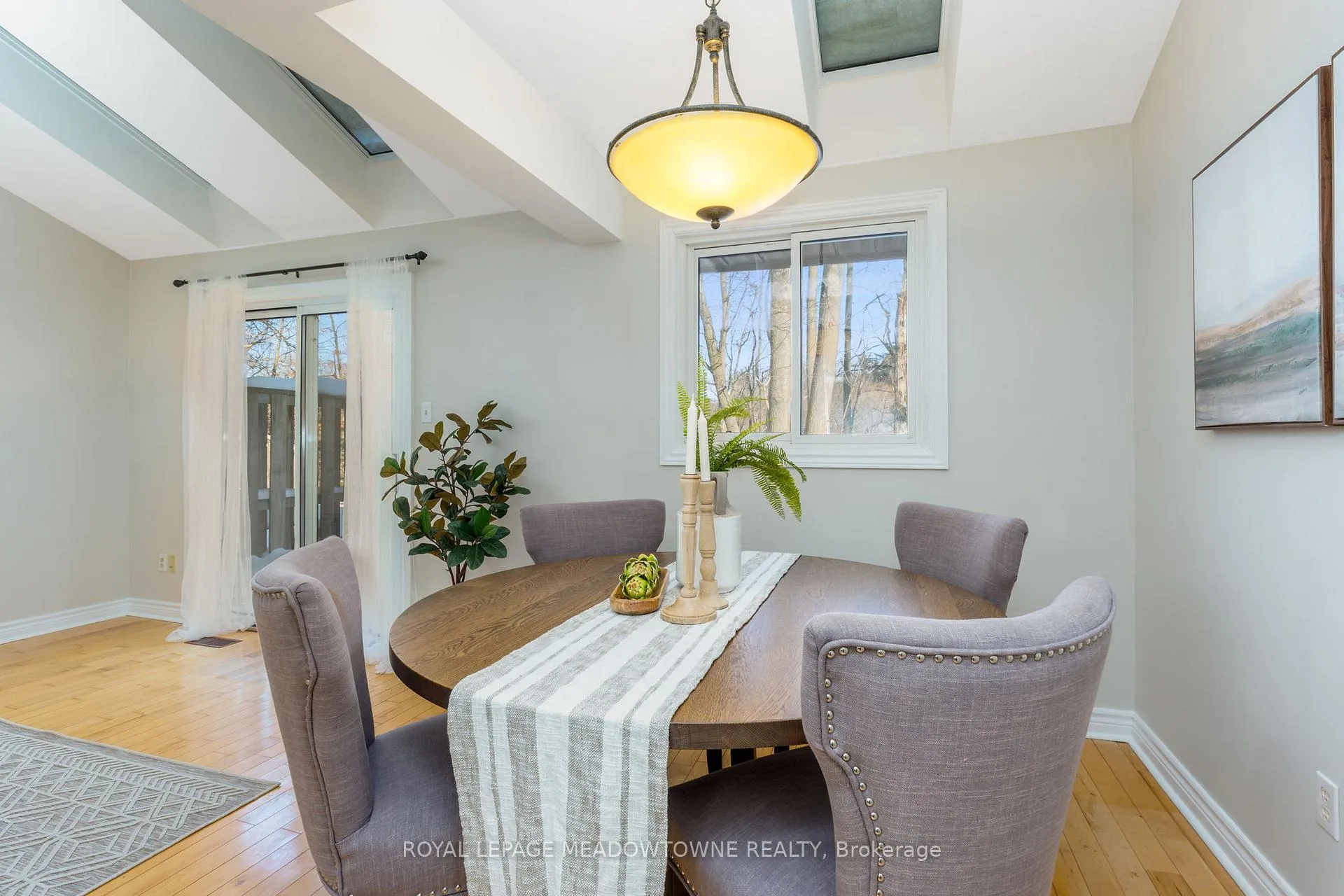 Photo 23 of 51 Lynden Circle, Halton Hills, Georgetown — HOMEH