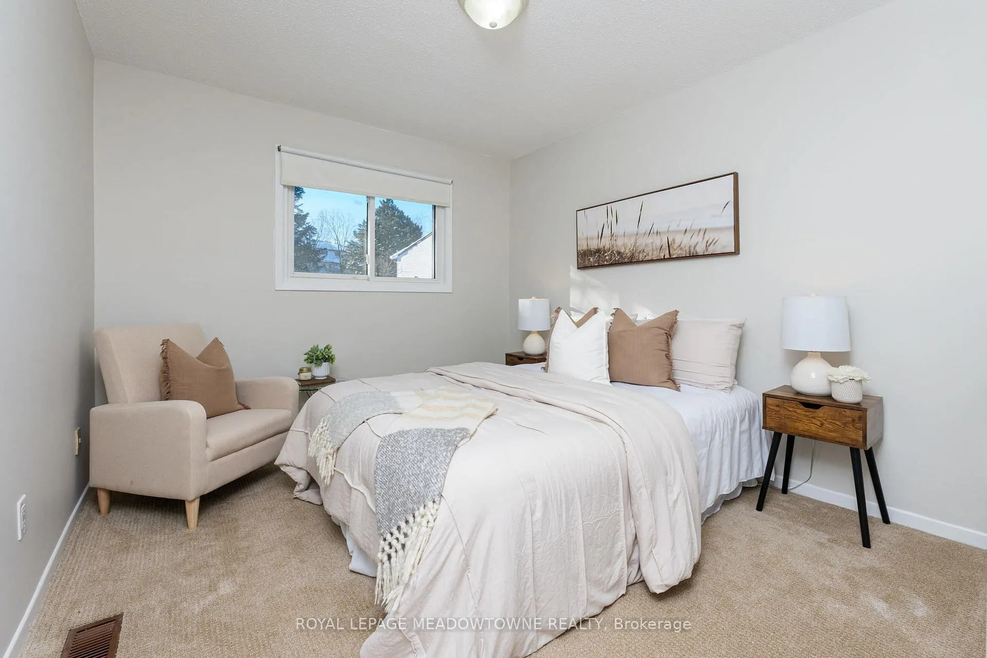 Photo 33 of 51 Lynden Circle, Halton Hills, Georgetown — HOMEH