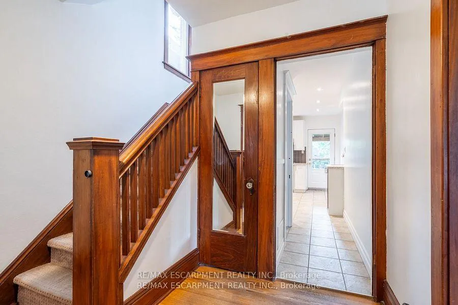 Photo 4 of 56 Newton Avenue, Hamilton, Cootes Paradise — HOMEH