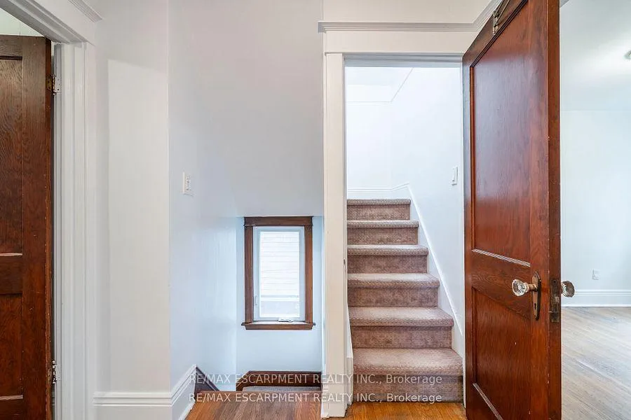 Photo 15 of 56 Newton Avenue, Hamilton, Cootes Paradise — HOMEH