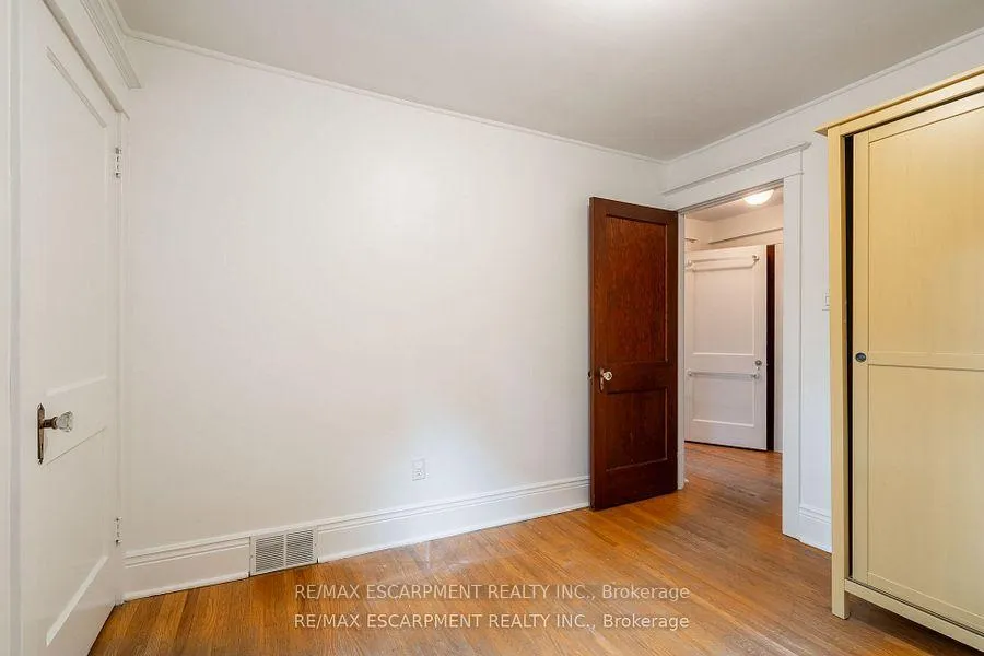 Photo 17 of 56 Newton Avenue, Hamilton, Cootes Paradise — HOMEH