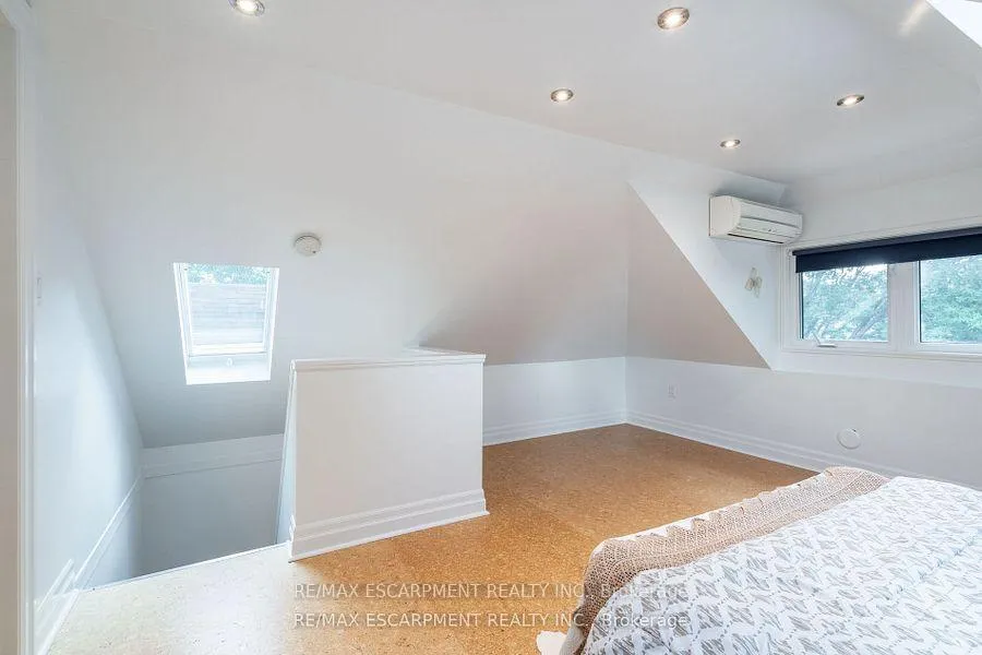 Photo 28 of 56 Newton Avenue, Hamilton, Cootes Paradise — HOMEH