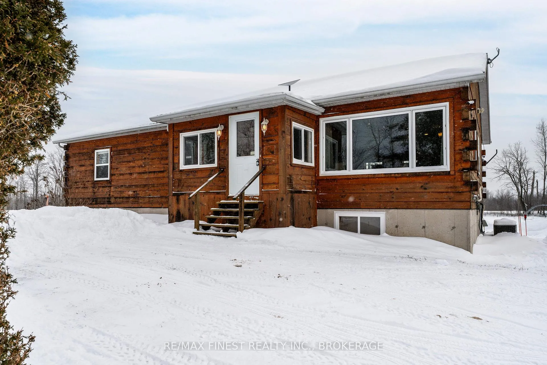Photo 3 of 404 Dean Smith Road, Frontenac, Frontenac South — HOMEH