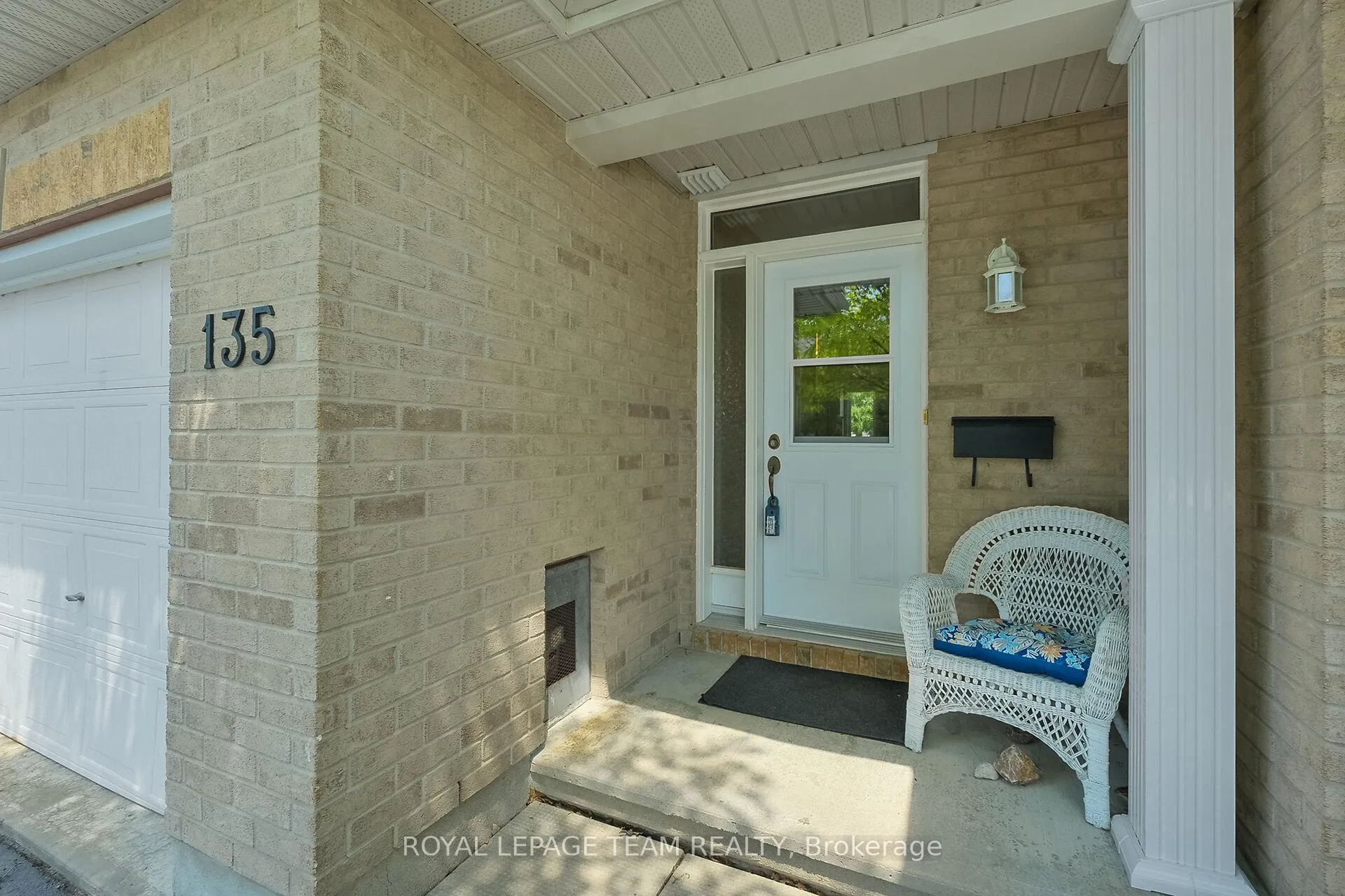 Photo 2 of 135 Talltree Crescent, Ottawa, Stittsville (Central) — HOMEH