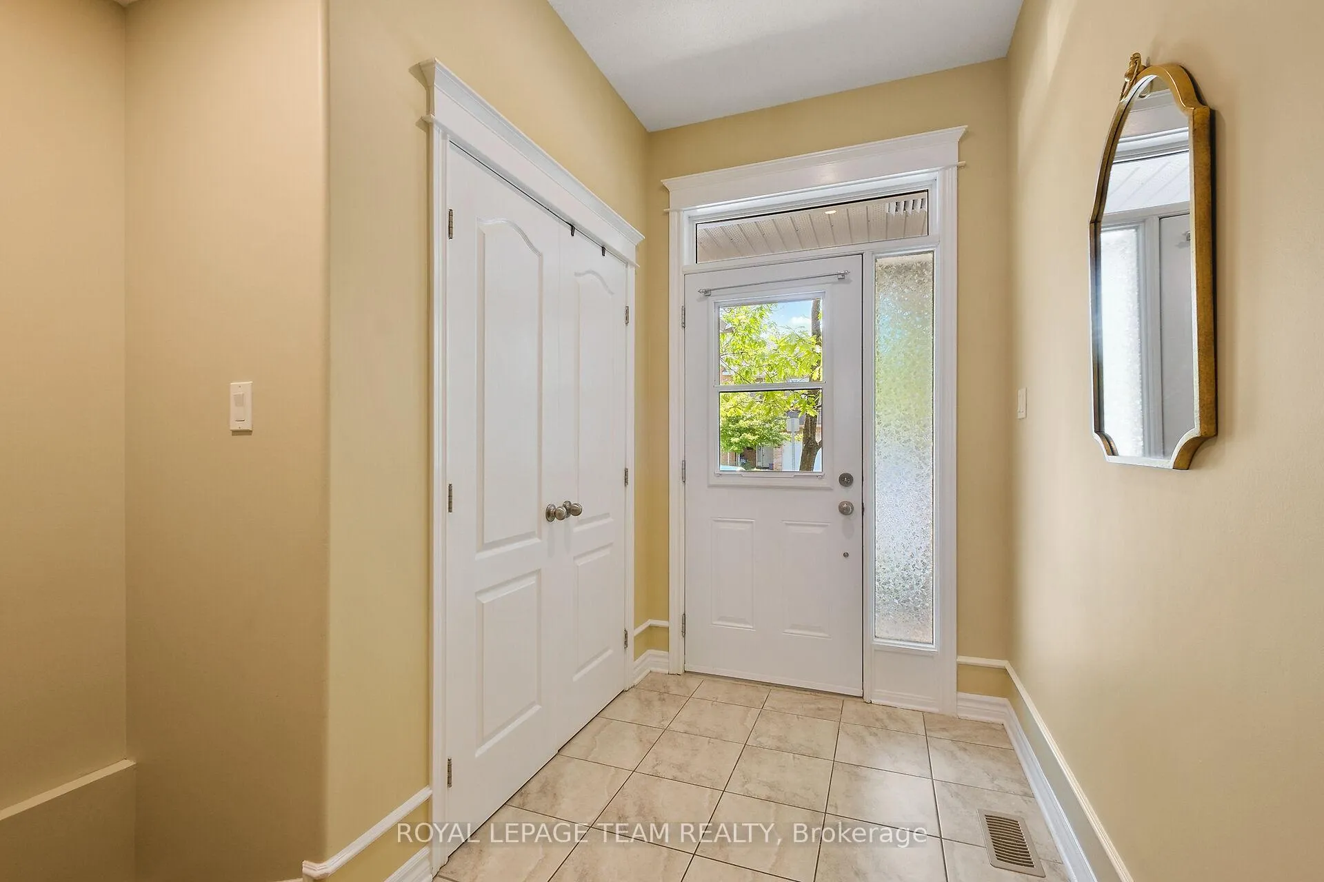 Photo 4 of 135 Talltree Crescent, Ottawa, Stittsville (Central) — HOMEH