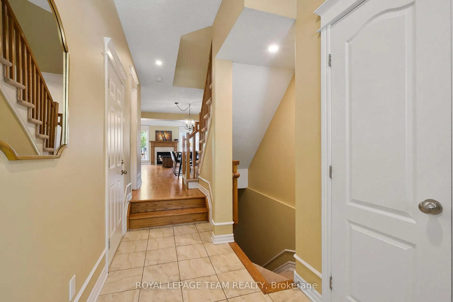 Photo 5 of 135 Talltree Crescent, Ottawa, Stittsville (Central) — HOMEH