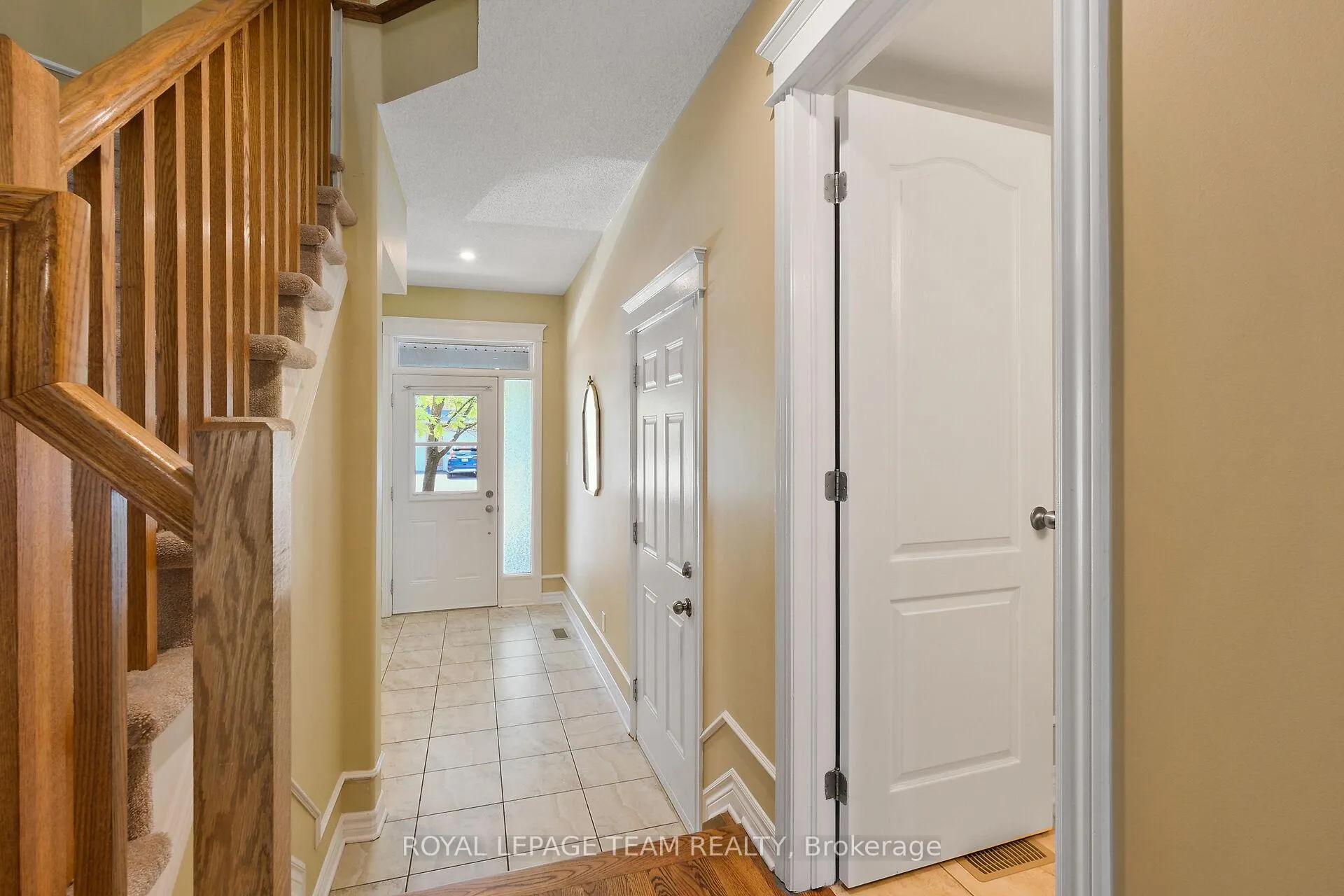Photo 6 of 135 Talltree Crescent, Ottawa, Stittsville (Central) — HOMEH