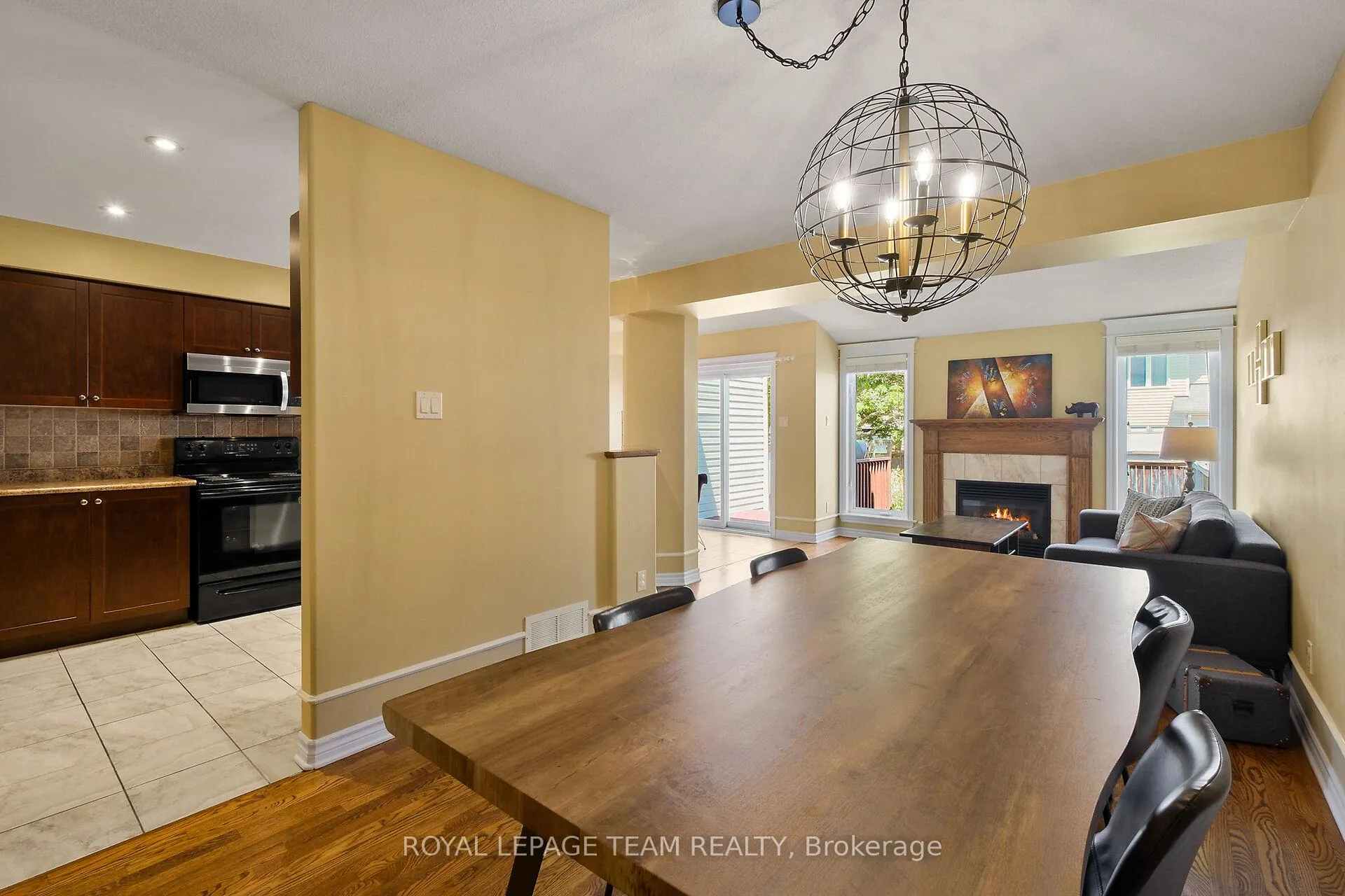 Photo 10 of 135 Talltree Crescent, Ottawa, Stittsville (Central) — HOMEH