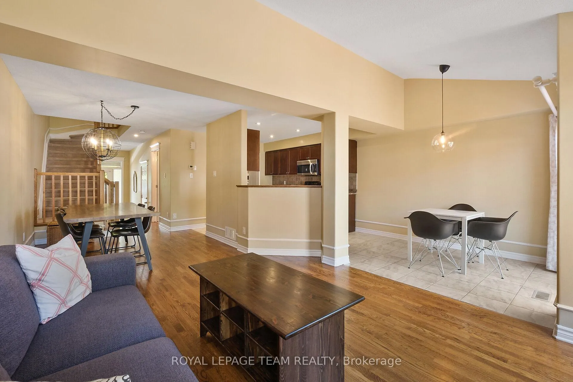 Photo 15 of 135 Talltree Crescent, Ottawa, Stittsville (Central) — HOMEH
