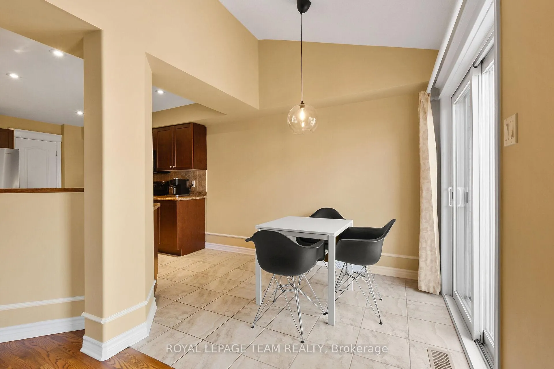 Photo 16 of 135 Talltree Crescent, Ottawa, Stittsville (Central) — HOMEH