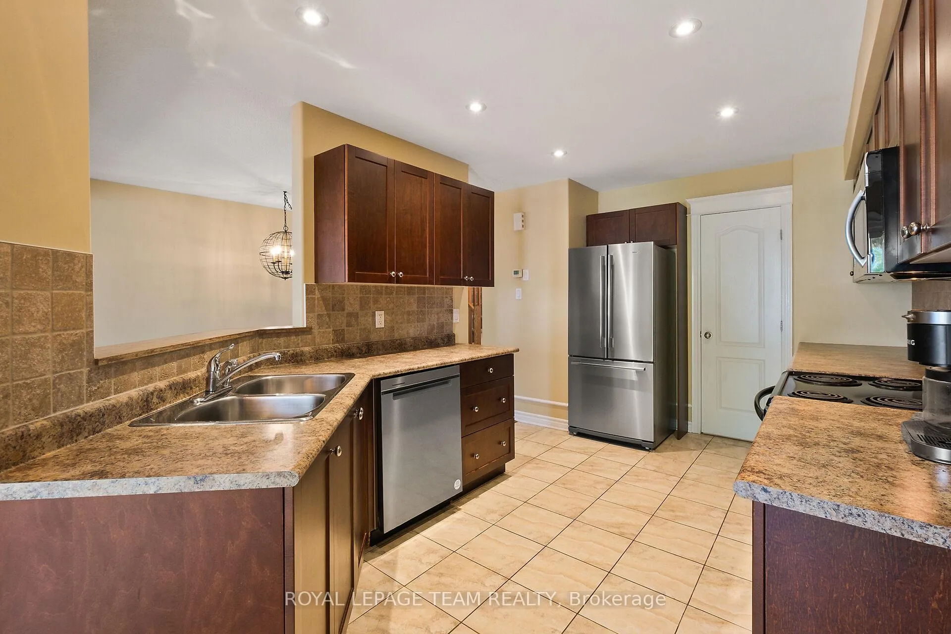 Photo 19 of 135 Talltree Crescent, Ottawa, Stittsville (Central) — HOMEH