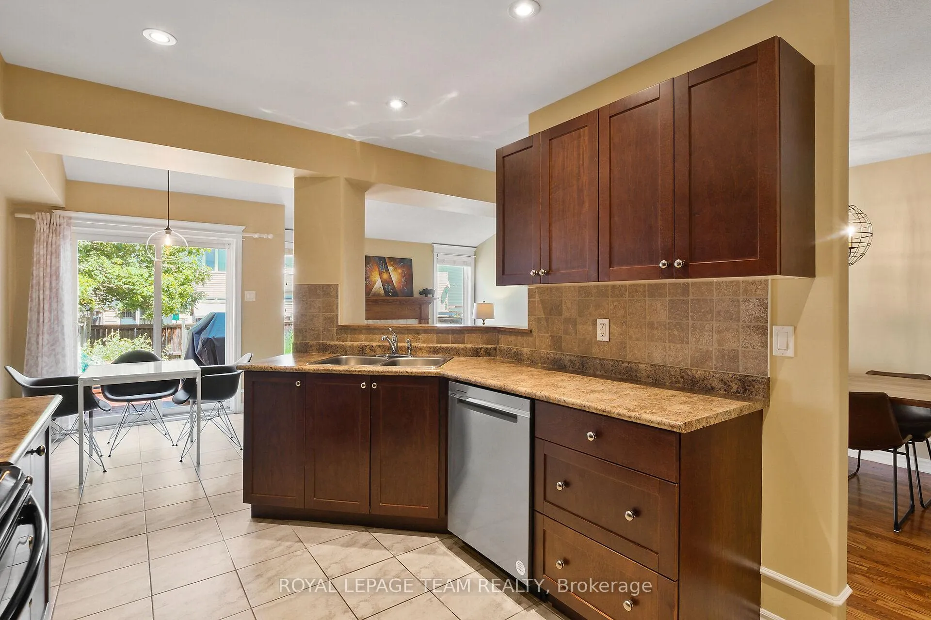 Photo 25 of 135 Talltree Crescent, Ottawa, Stittsville (Central) — HOMEH