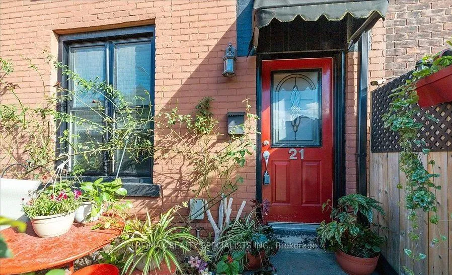 Photo 2 of 21 Severn Street, Hamilton, Central — HOMEH