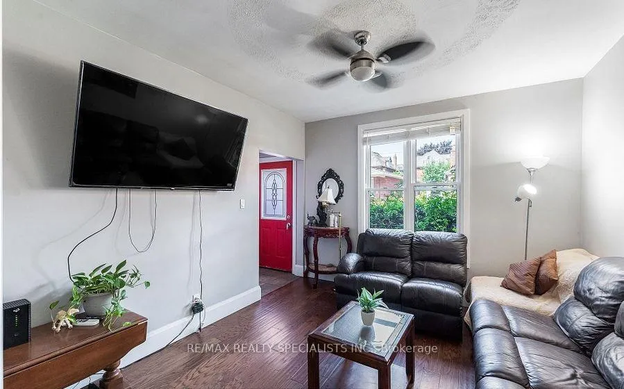 Photo 8 of 21 Severn Street, Hamilton, Central — HOMEH