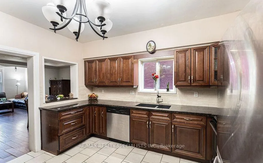 Photo 16 of 21 Severn Street, Hamilton, Central — HOMEH