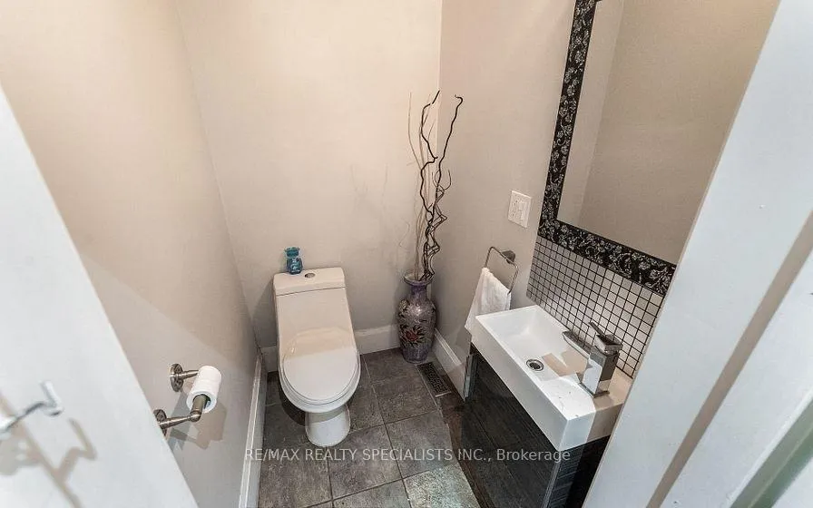 Photo 23 of 21 Severn Street, Hamilton, Central — HOMEH