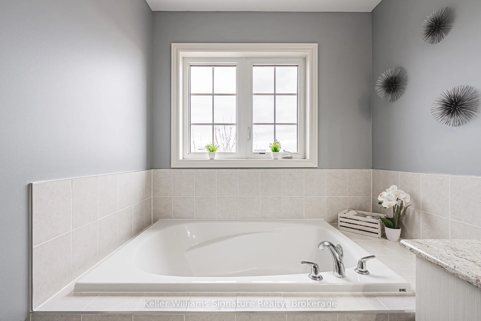 Photo 23 of 27 Dufay Road, Brampton, Northwest Brampton — HOMEH