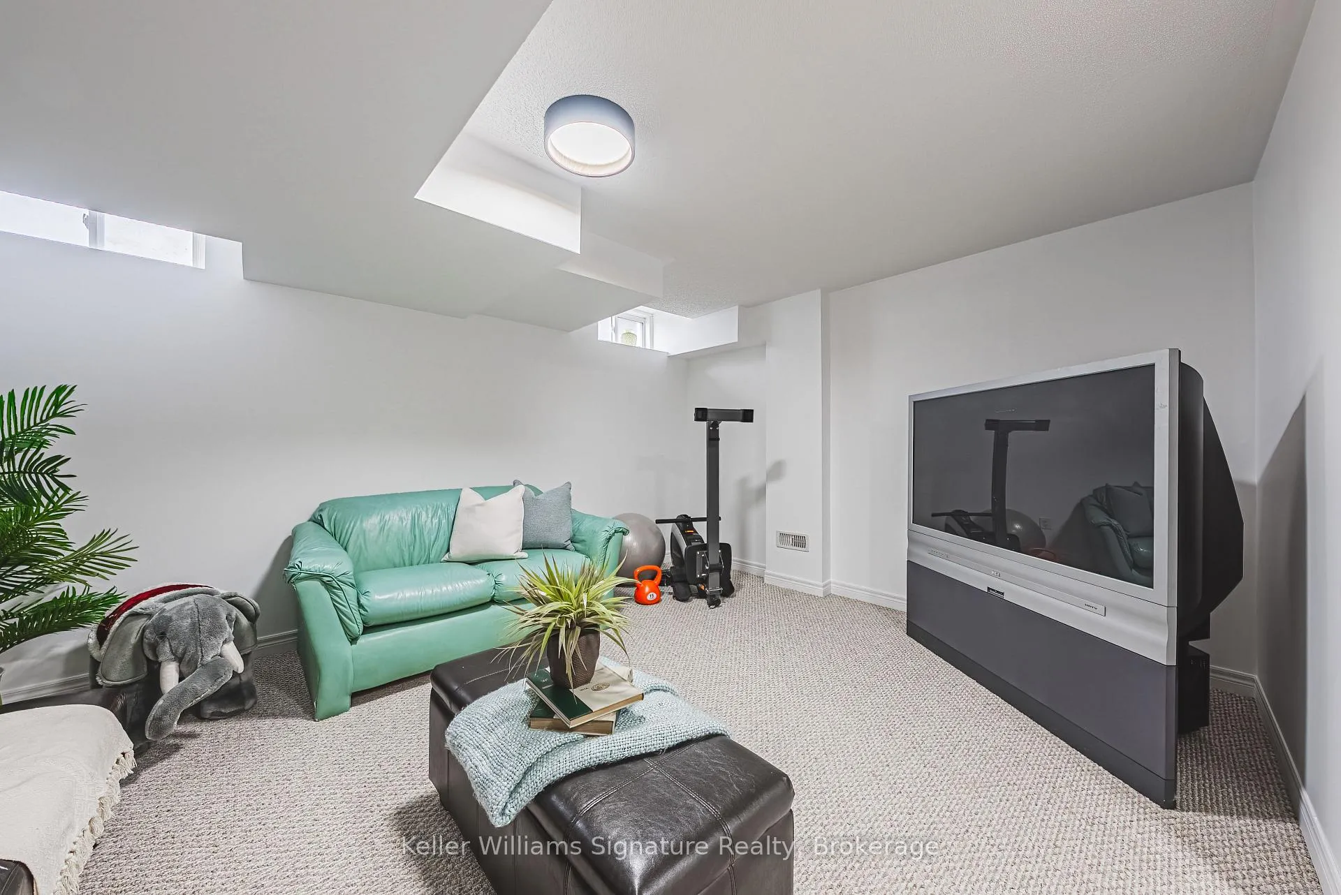 Photo 33 of 27 Dufay Road, Brampton, Northwest Brampton — HOMEH