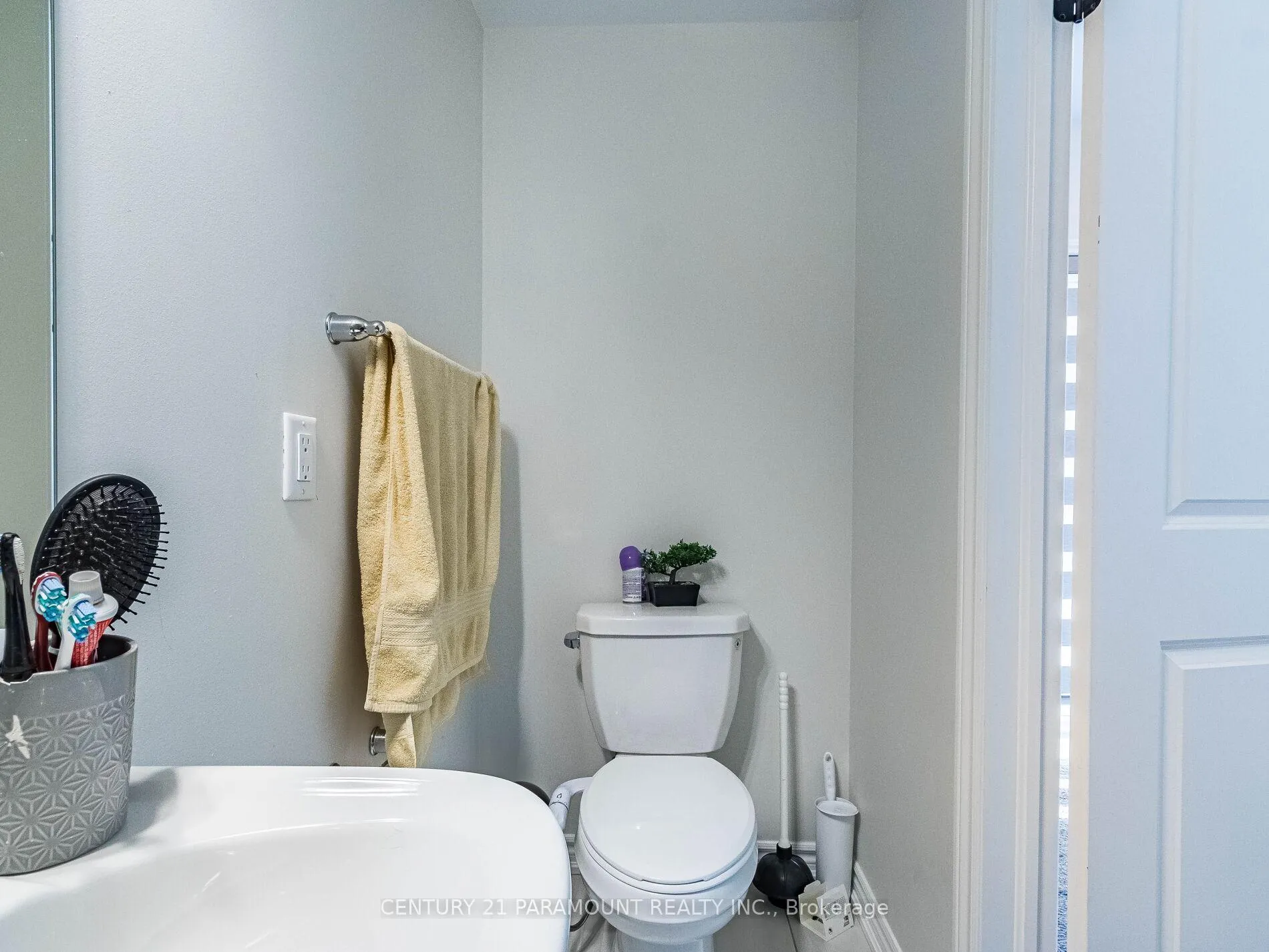 Photo 10 of 110 Halliford Place, Brampton, Bram East — HOMEH
