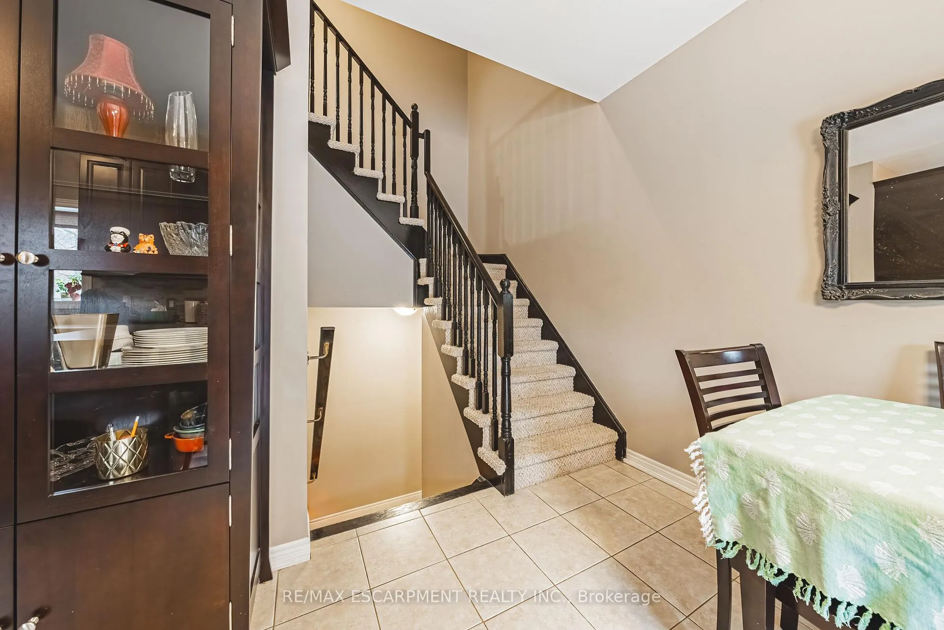 Photo 10 of 65 Glendarling Crescent, Hamilton, Stoney Creek — HOMEH