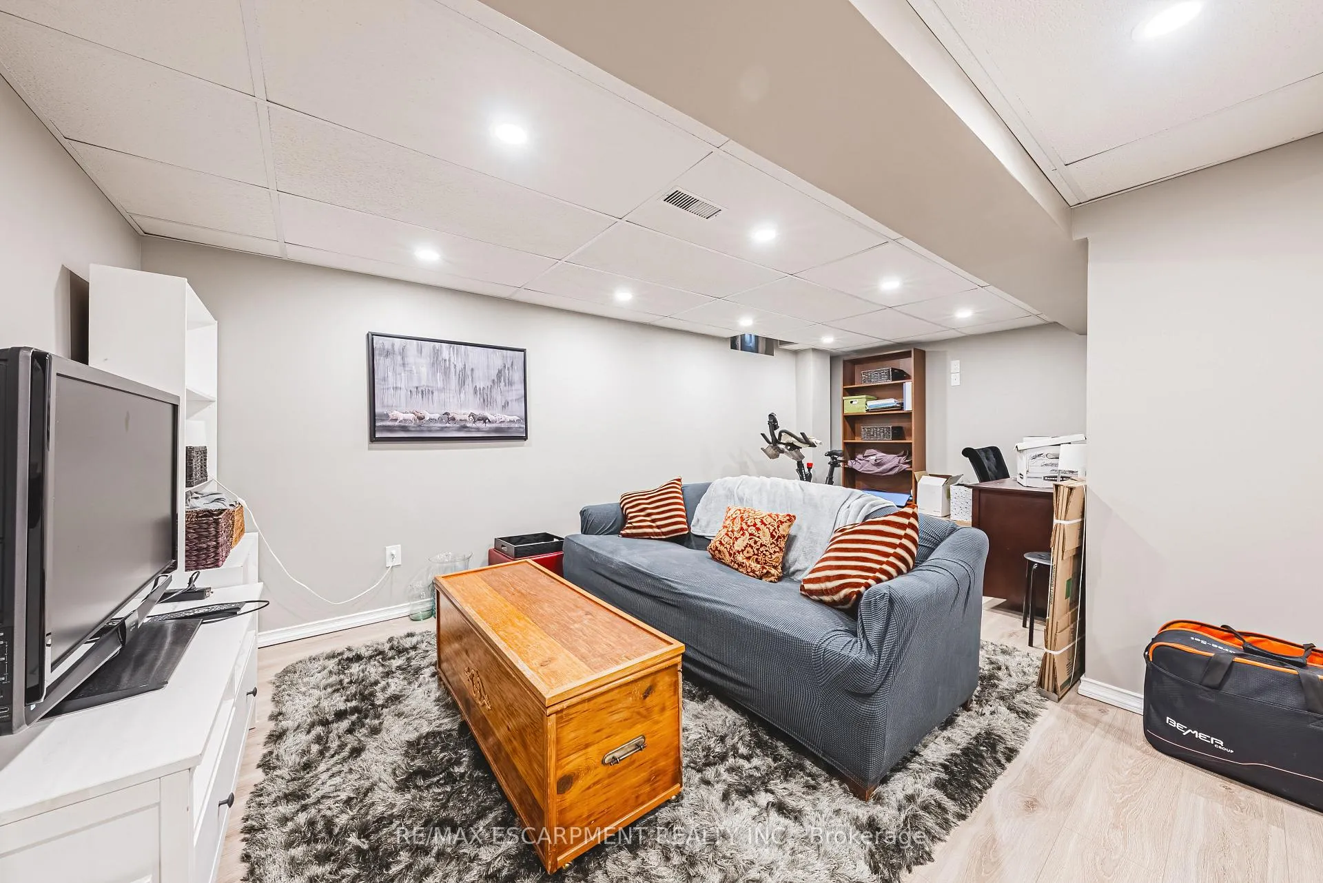 Photo 18 of 65 Glendarling Crescent, Hamilton, Stoney Creek — HOMEH