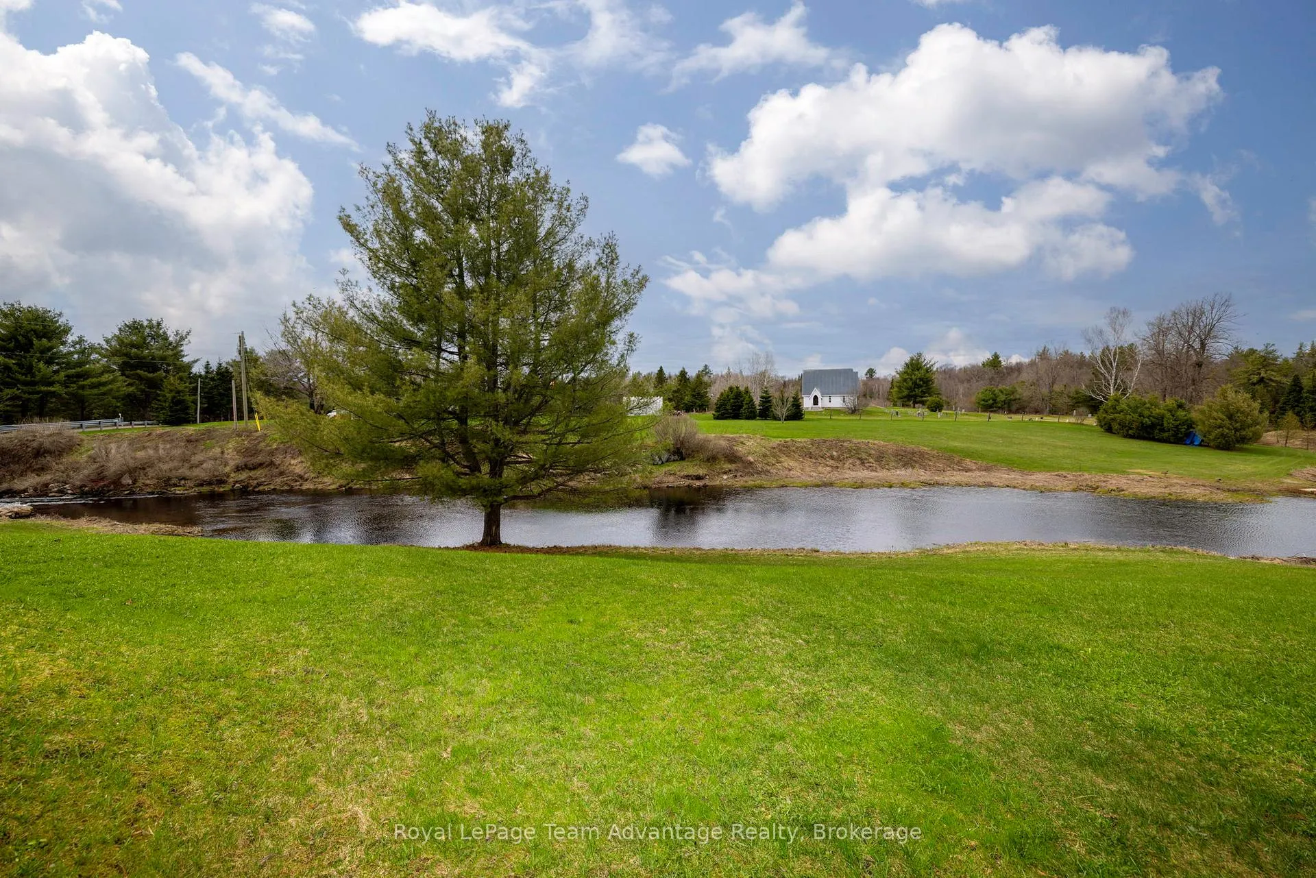 Photo 4 of 142 Broadbent Road, McKellar — HOMEH