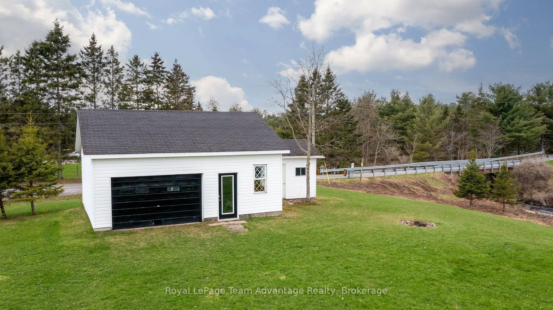 Photo 32 of 142 Broadbent Road, McKellar — HOMEH
