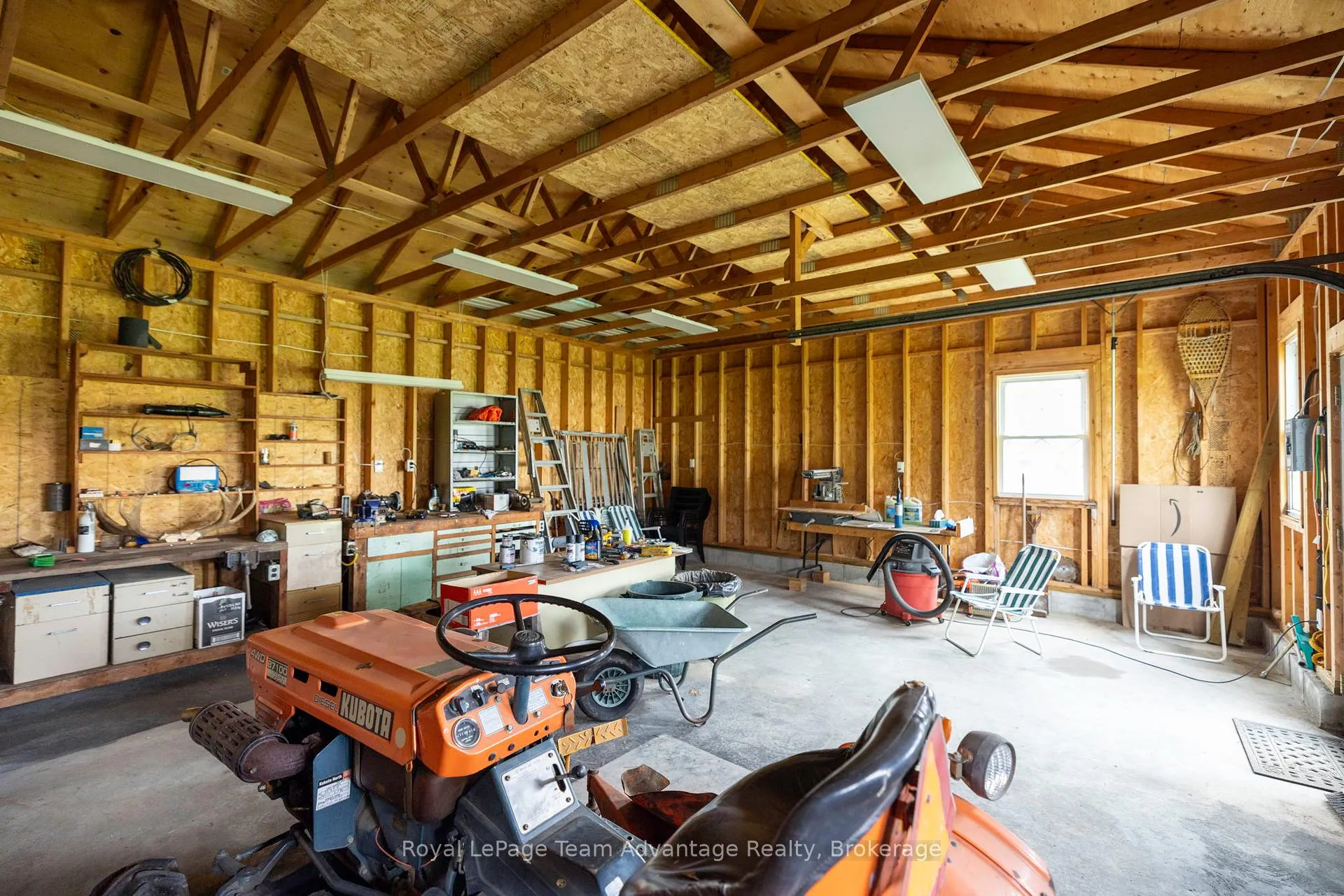 Photo 33 of 142 Broadbent Road, McKellar — HOMEH