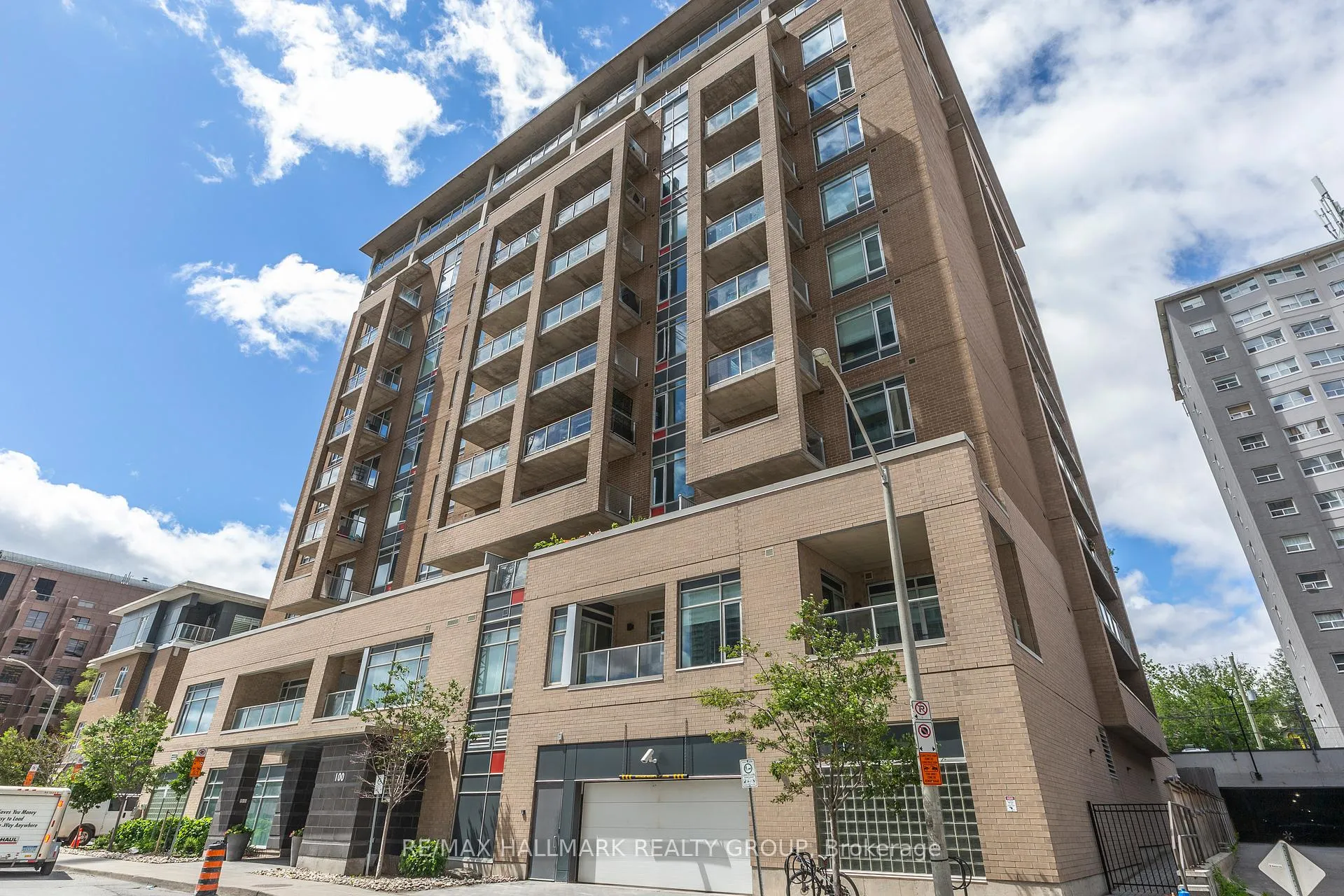 Front of Unit 403, 100 Champagne Avenue S