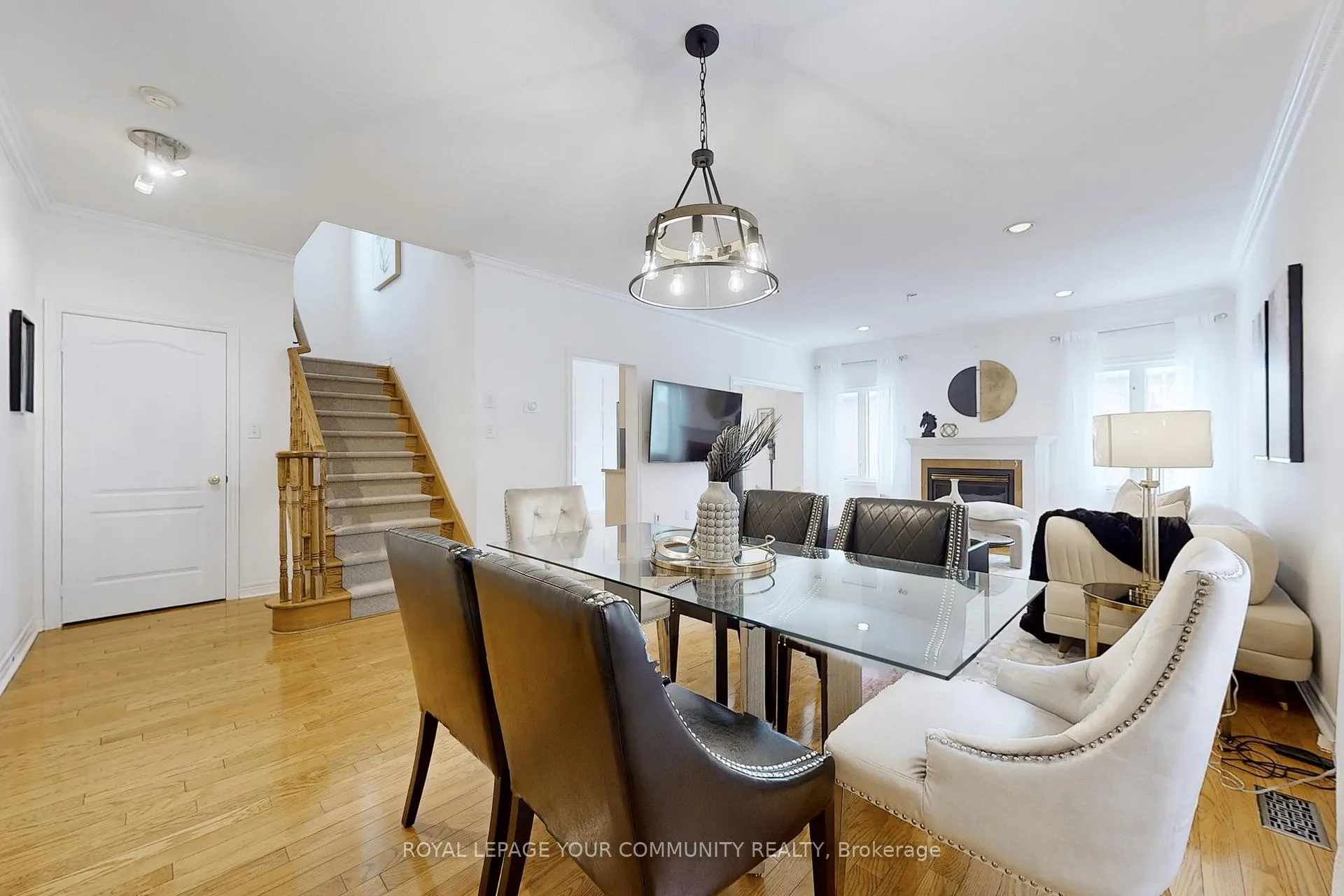 Photo 8 of 6 Pepperberry Road, Vaughan, Patterson — HOMEH
