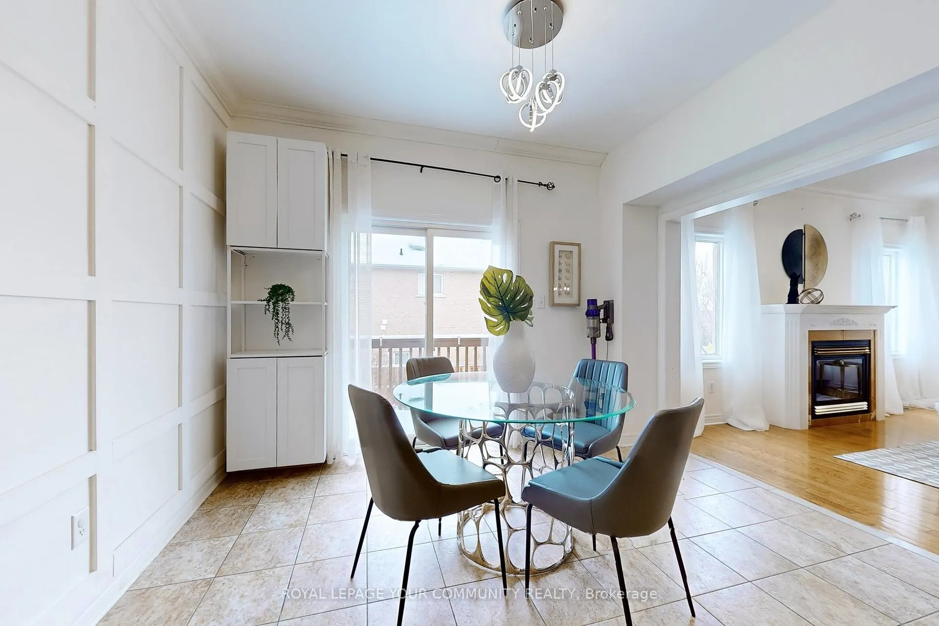 Photo 12 of 6 Pepperberry Road, Vaughan, Patterson — HOMEH