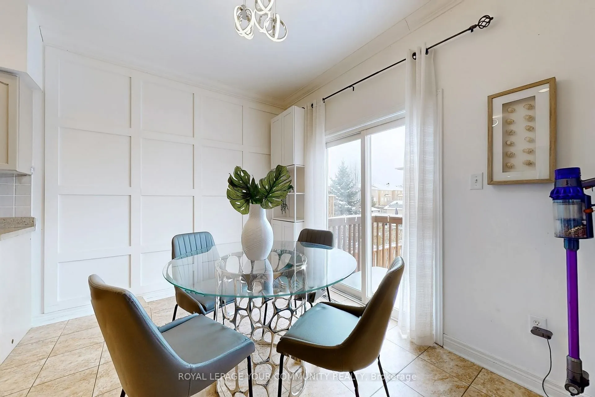 Photo 13 of 6 Pepperberry Road, Vaughan, Patterson — HOMEH