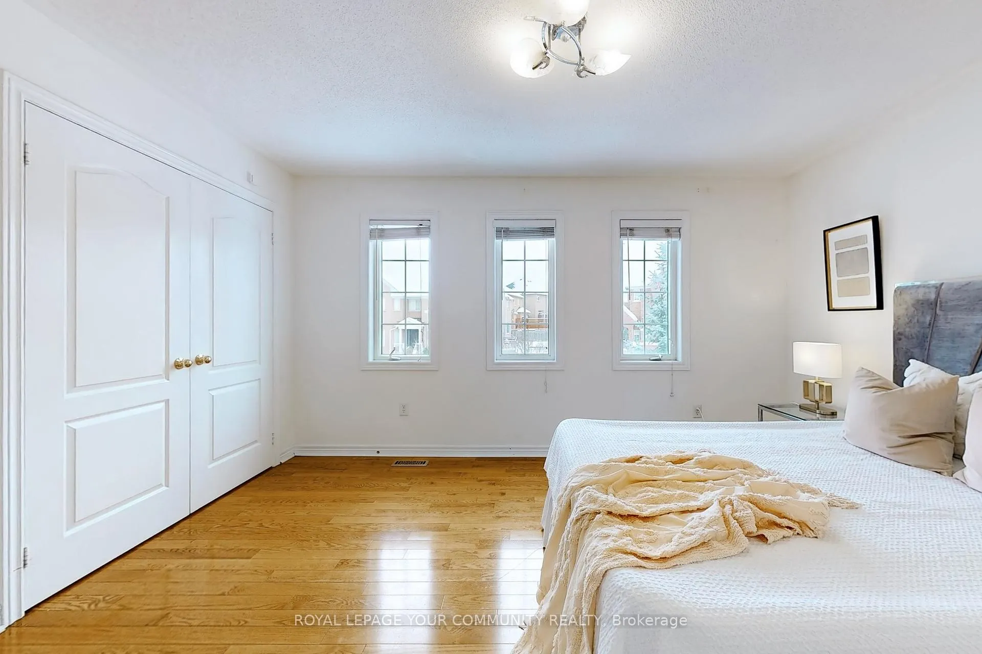 Photo 24 of 6 Pepperberry Road, Vaughan, Patterson — HOMEH