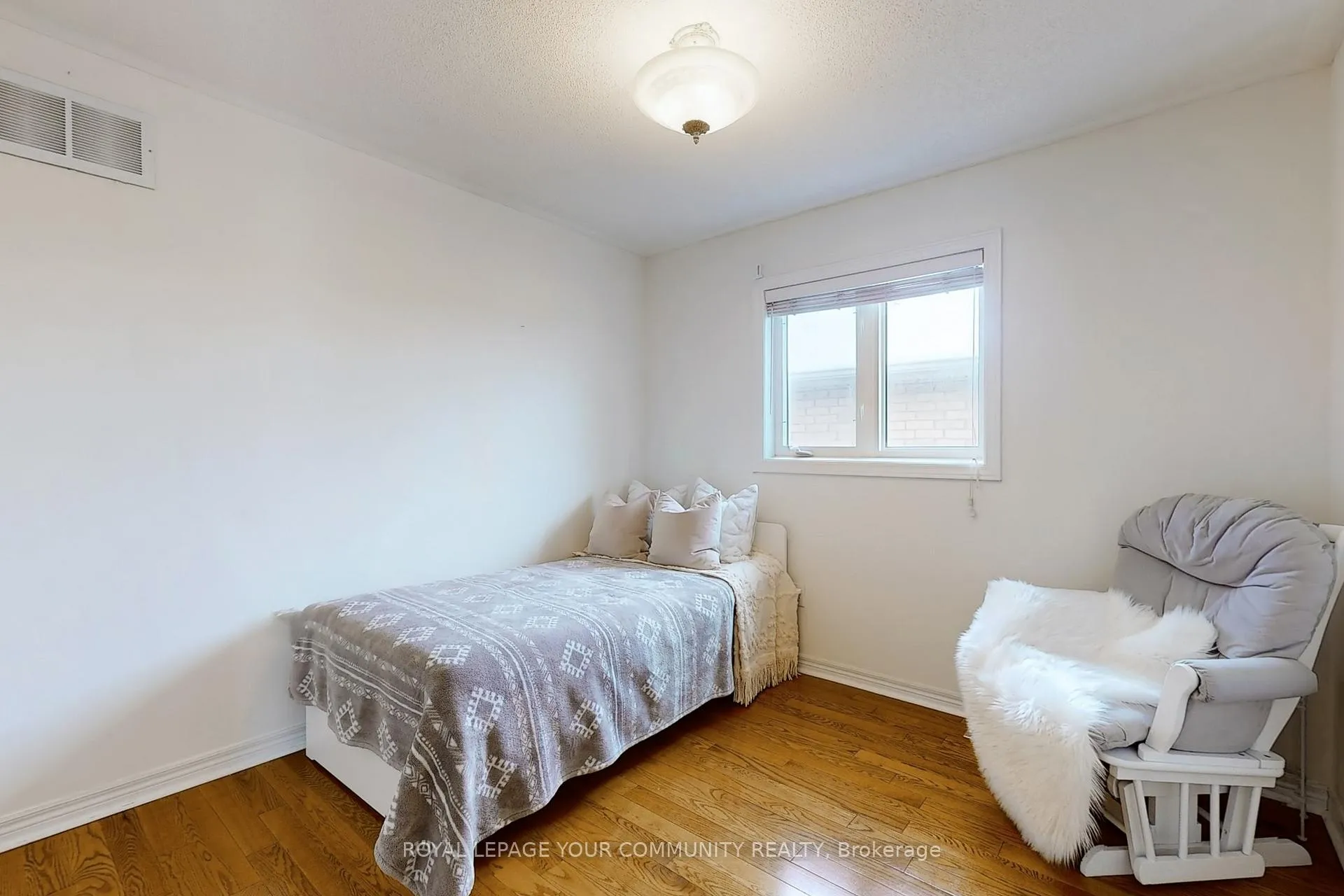 Photo 25 of 6 Pepperberry Road, Vaughan, Patterson — HOMEH