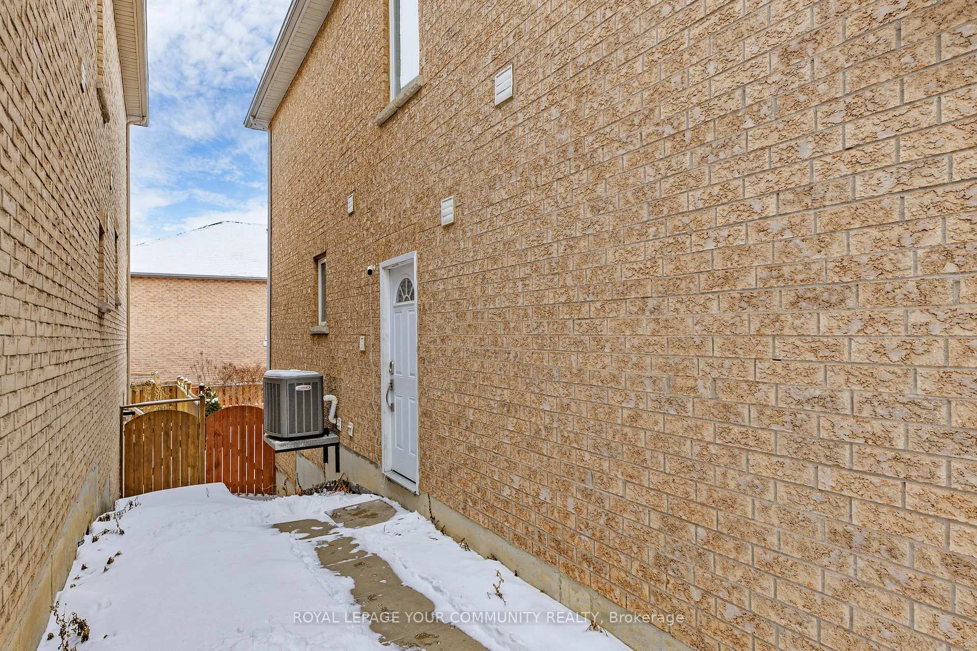 Photo 40 of 6 Pepperberry Road, Vaughan, Patterson — HOMEH