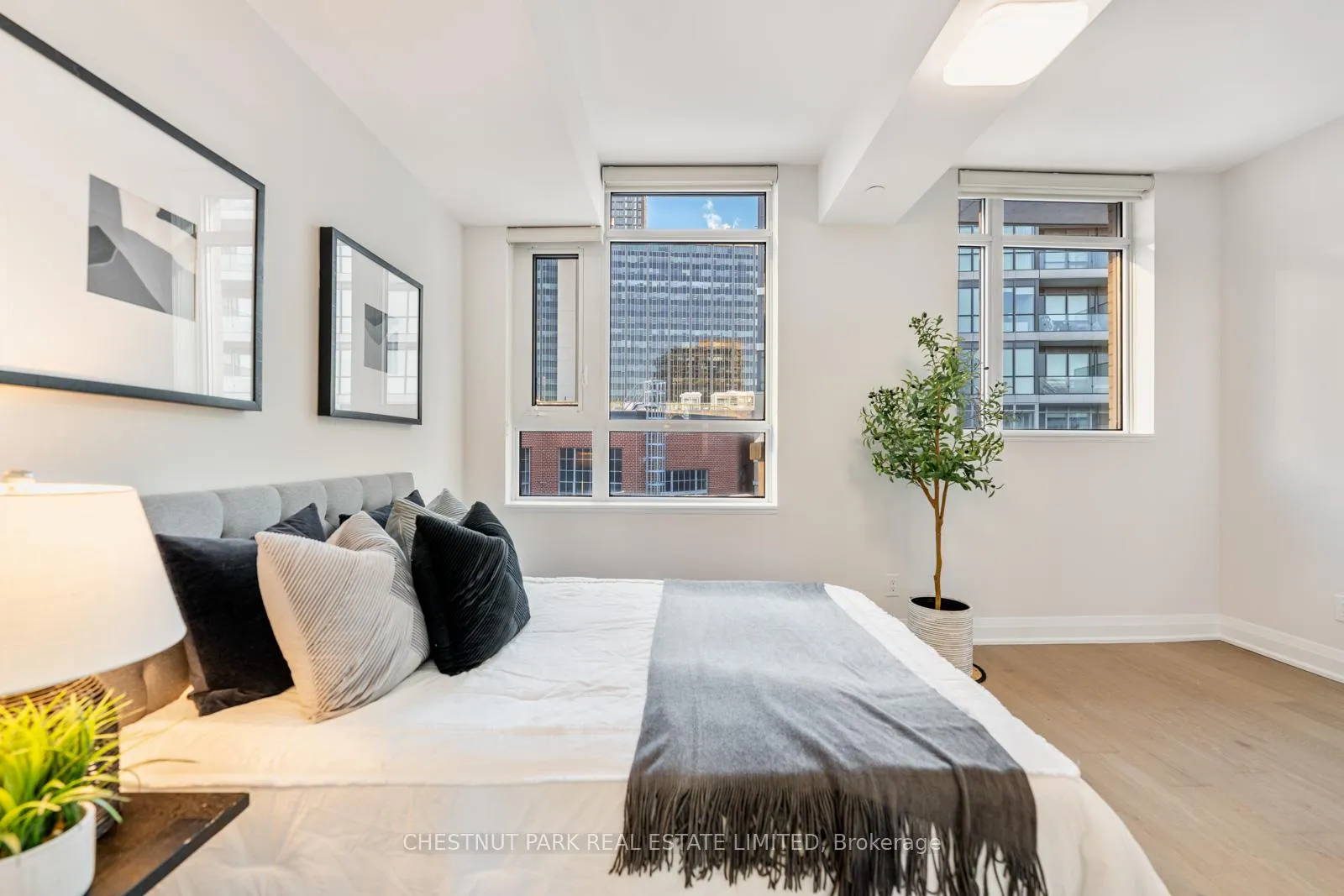 Photo 20 of 213 Duplex Avenue, Toronto, Yonge-Eglinton — HOMEH
