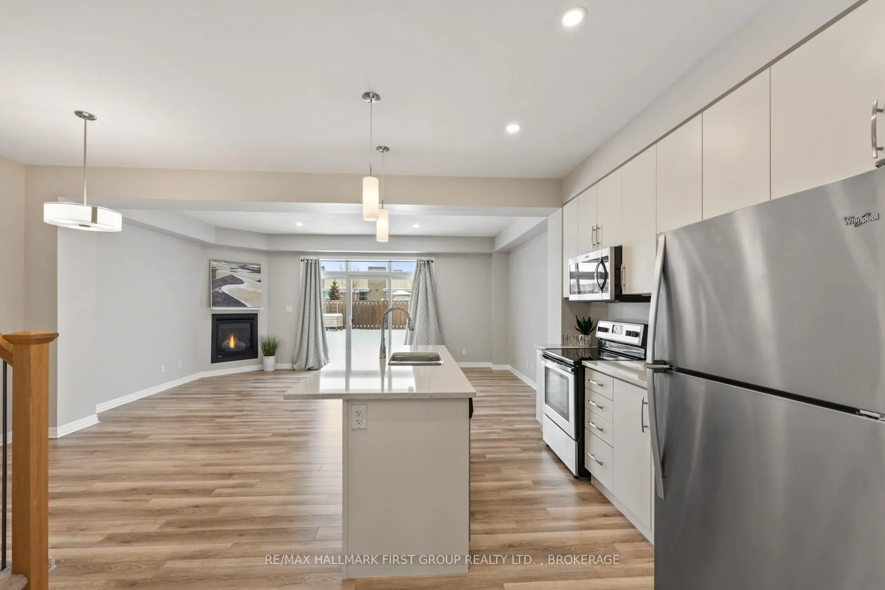 Photo 5 of 928 Riverview Way, Kingston, Kingston East (Incl Barret Crt) — HOMEH