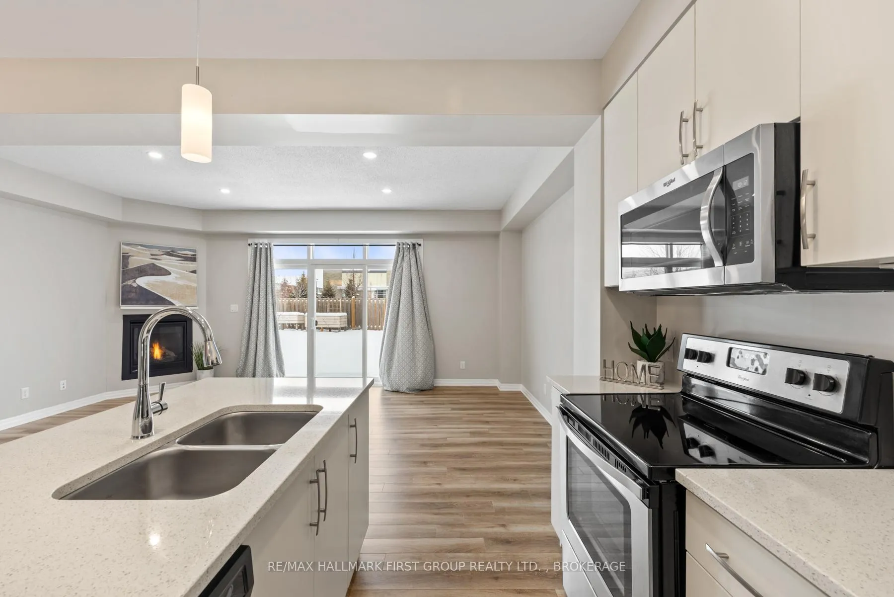 Photo 6 of 928 Riverview Way, Kingston, Kingston East (Incl Barret Crt) — HOMEH