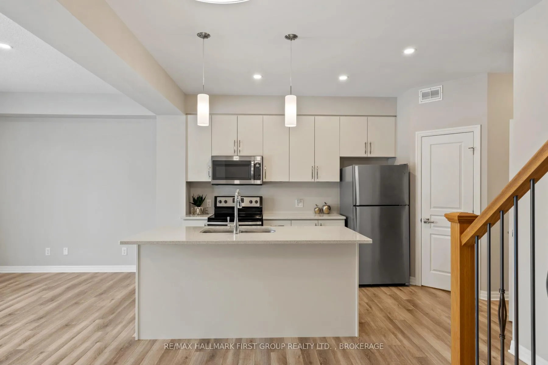 Photo 7 of 928 Riverview Way, Kingston, Kingston East (Incl Barret Crt) — HOMEH