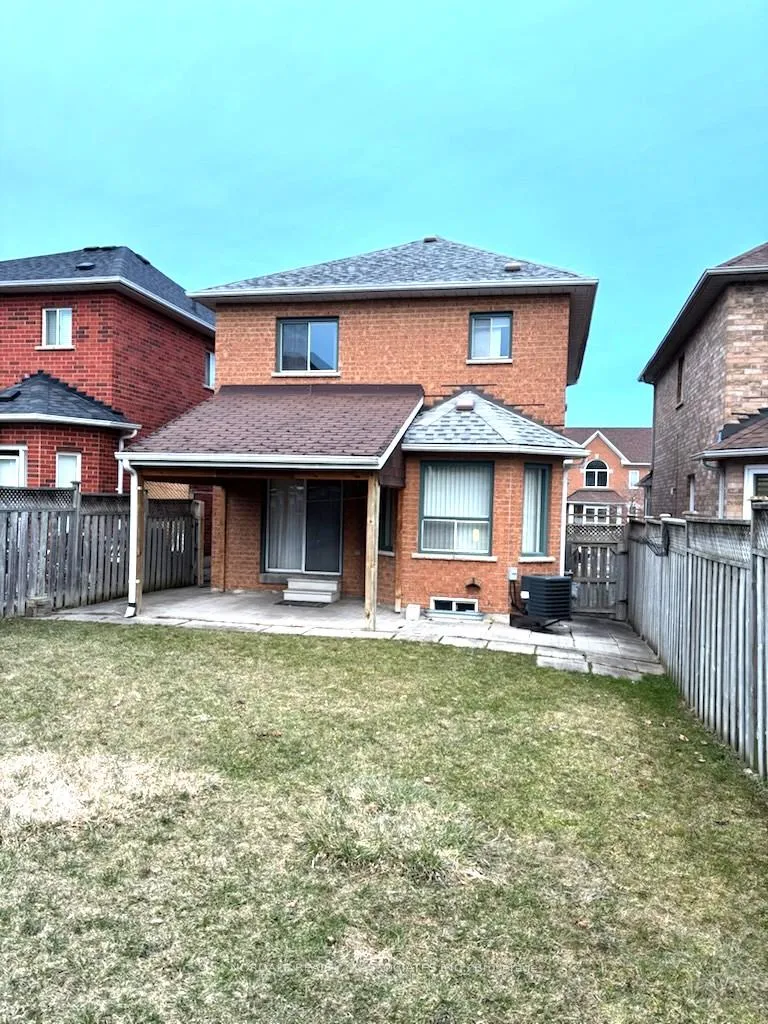 Photo 18 of 143 Elena Crescent, Vaughan, Maple — HOMEH