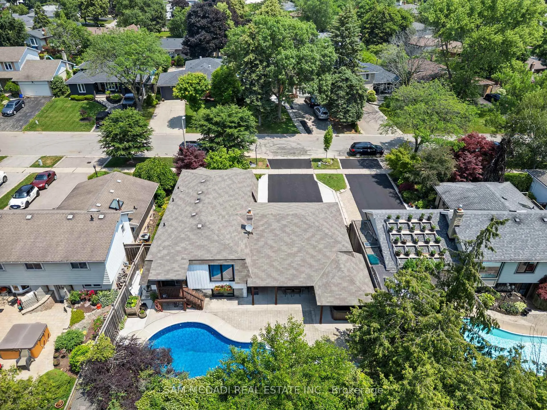 Photo 3 of 496 Seymour Drive, Oakville, West — HOMEH