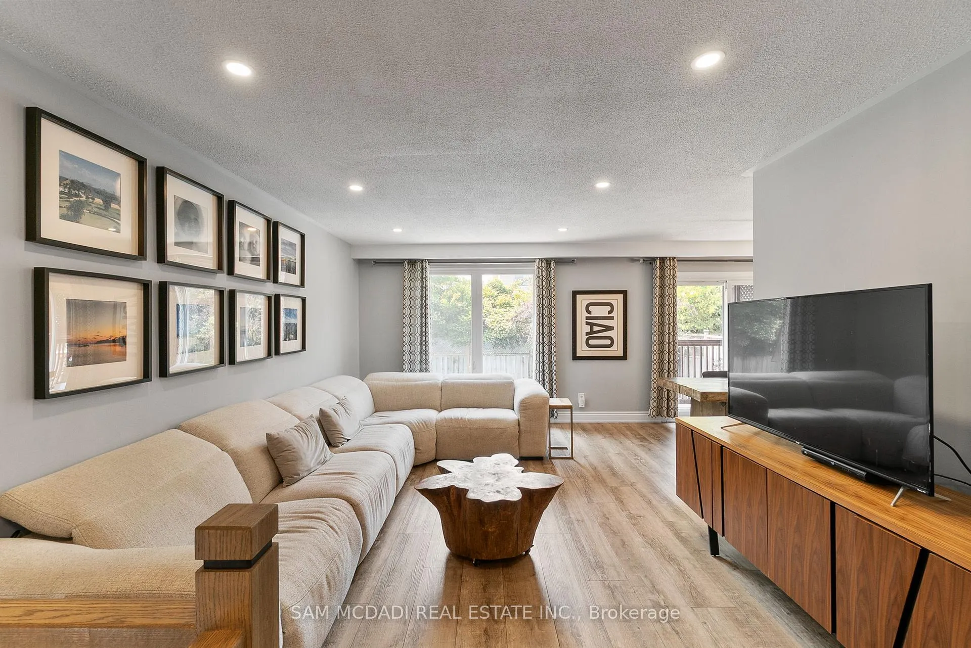 Photo 5 of 496 Seymour Drive, Oakville, West — HOMEH