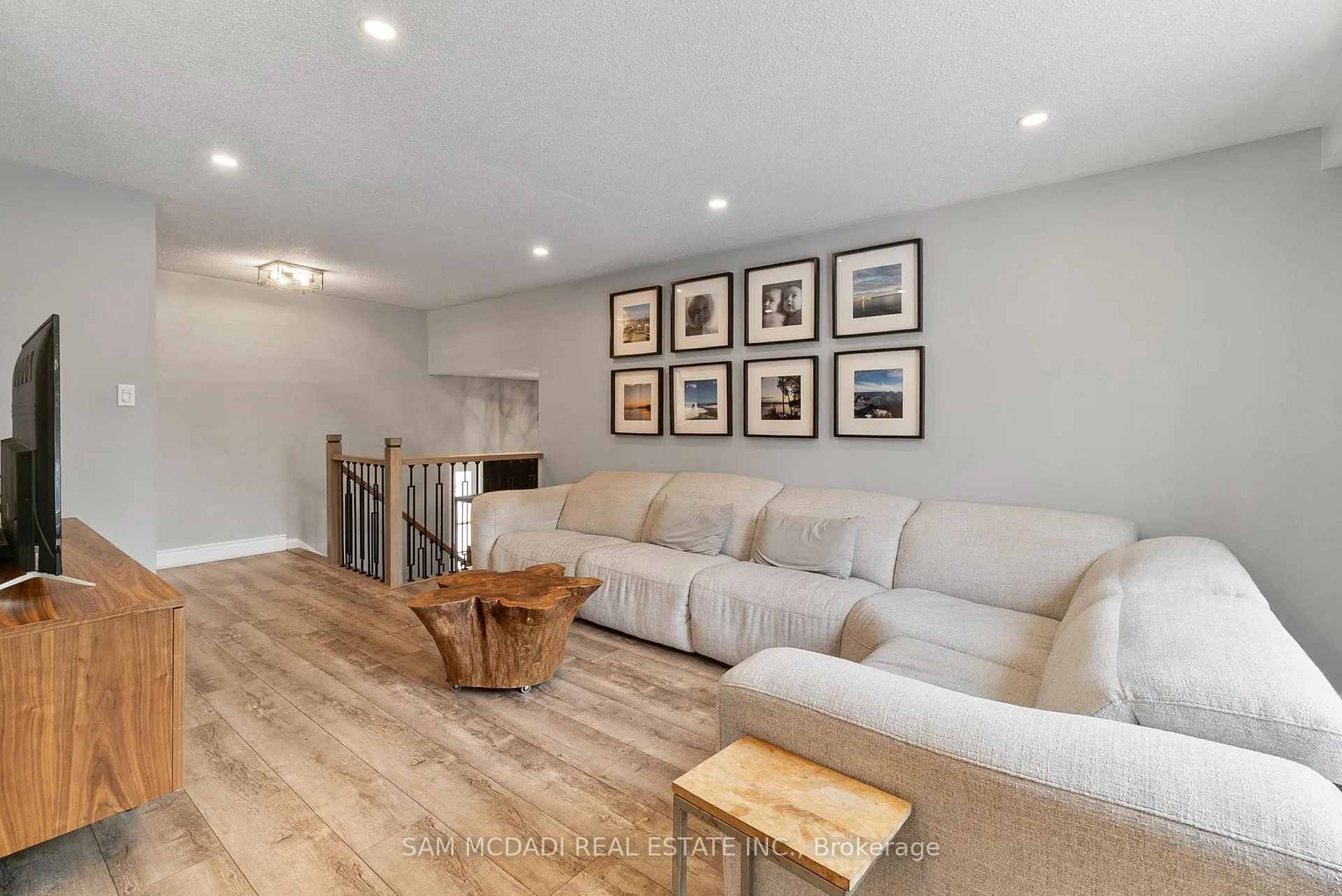 Photo 6 of 496 Seymour Drive, Oakville, West — HOMEH