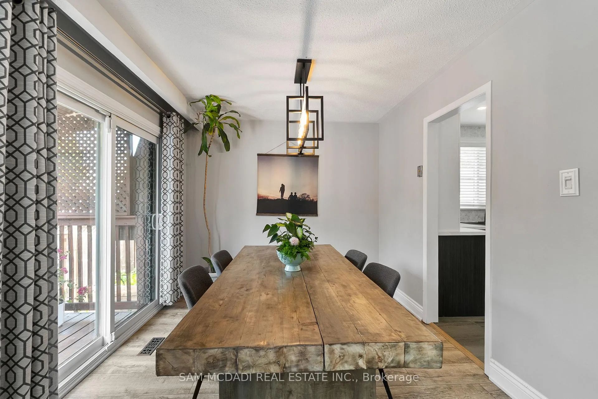 Photo 7 of 496 Seymour Drive, Oakville, West — HOMEH