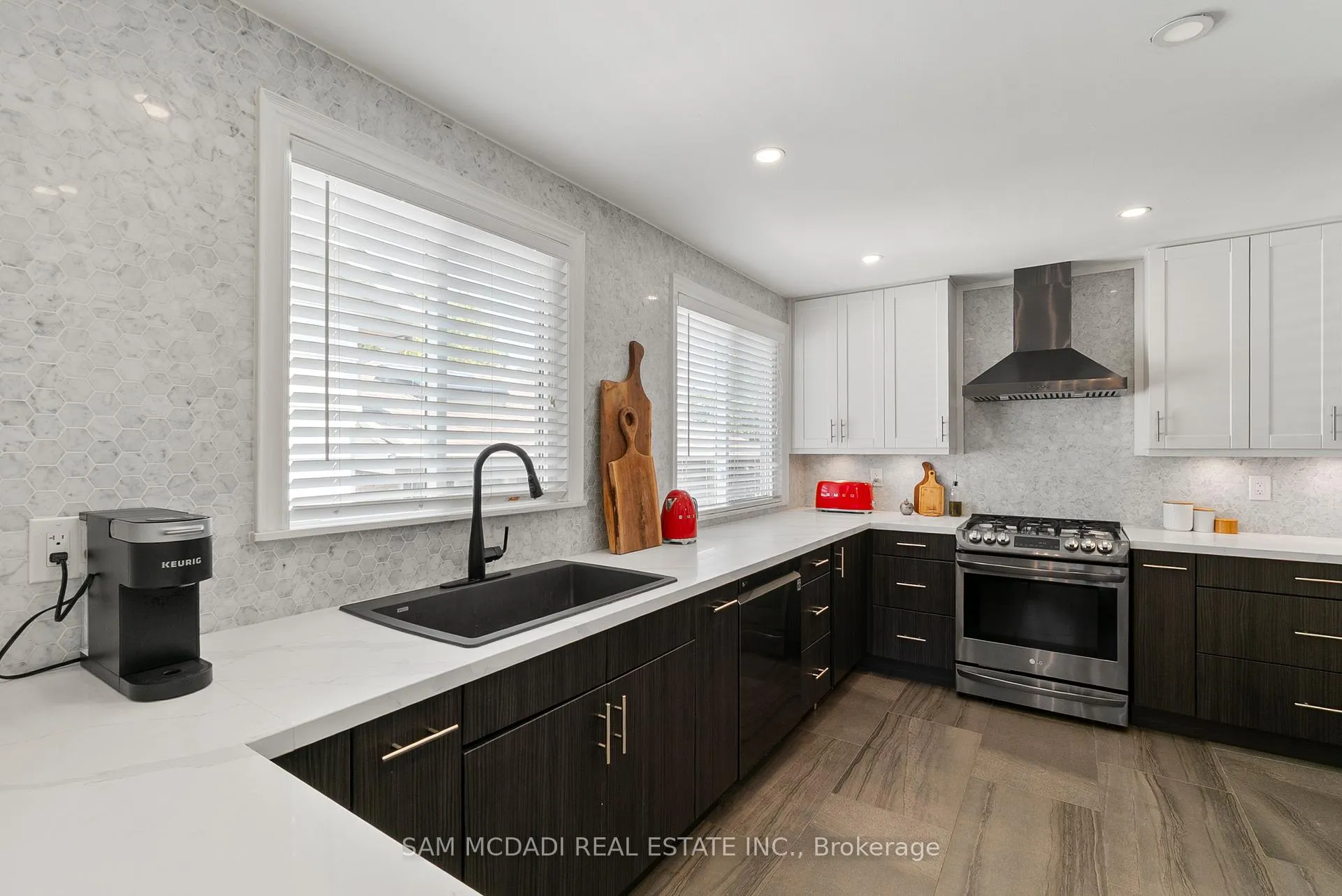 Photo 9 of 496 Seymour Drive, Oakville, West — HOMEH